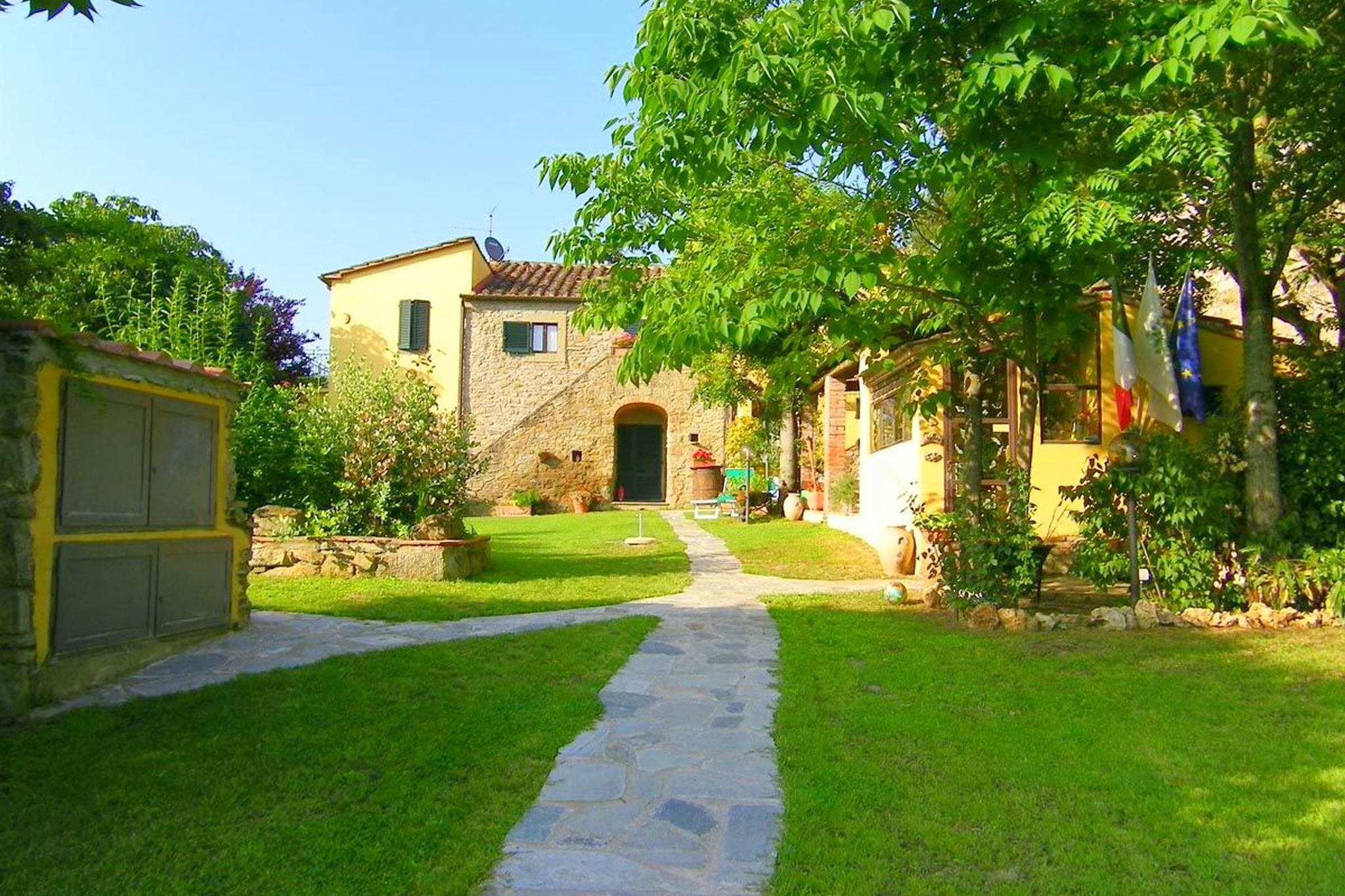 Glorious Holiday Home in Cortona with Swimming Pool