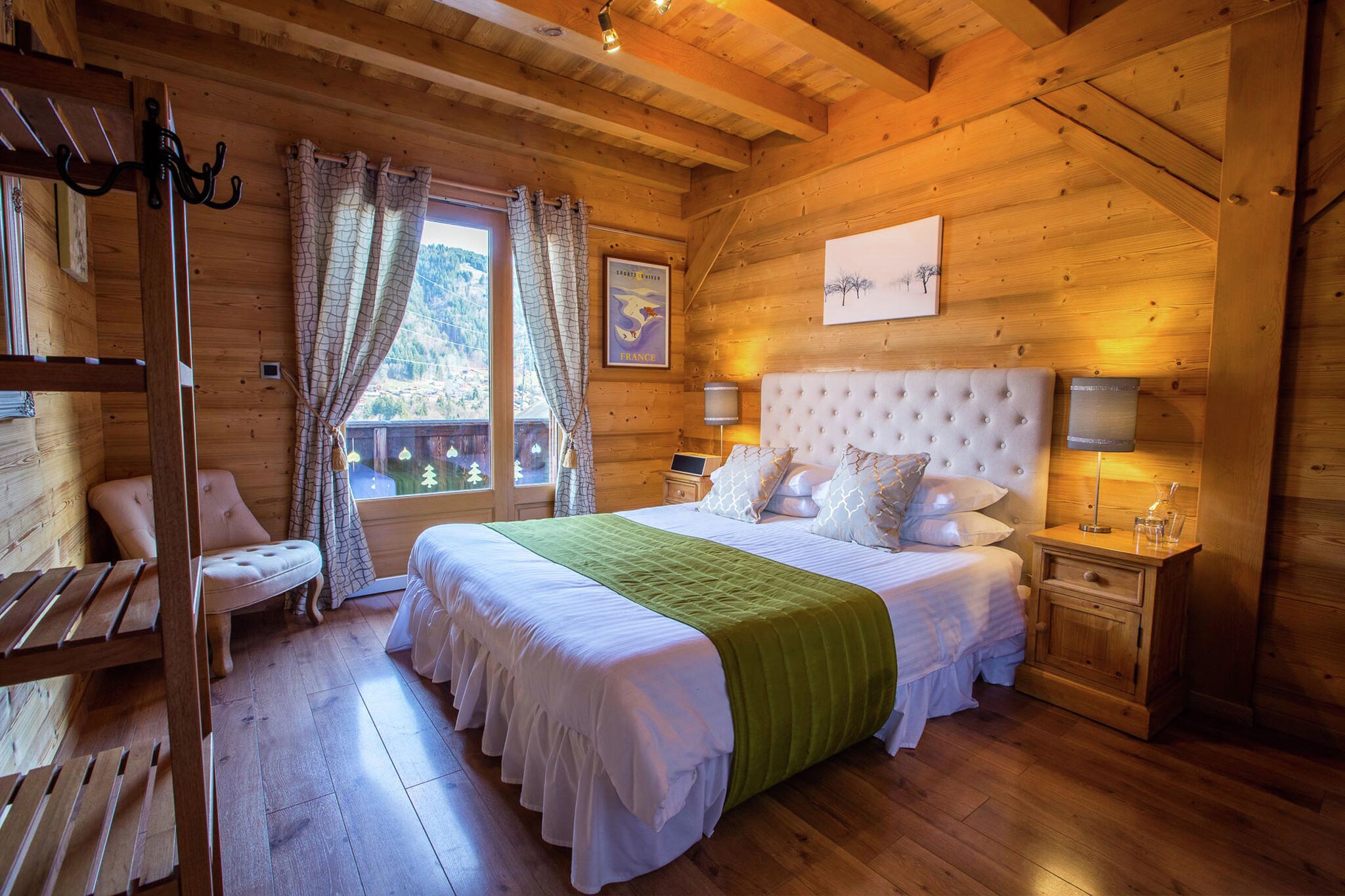 Luxieuze Chalet near the center of Morzine with sauna and hot tub