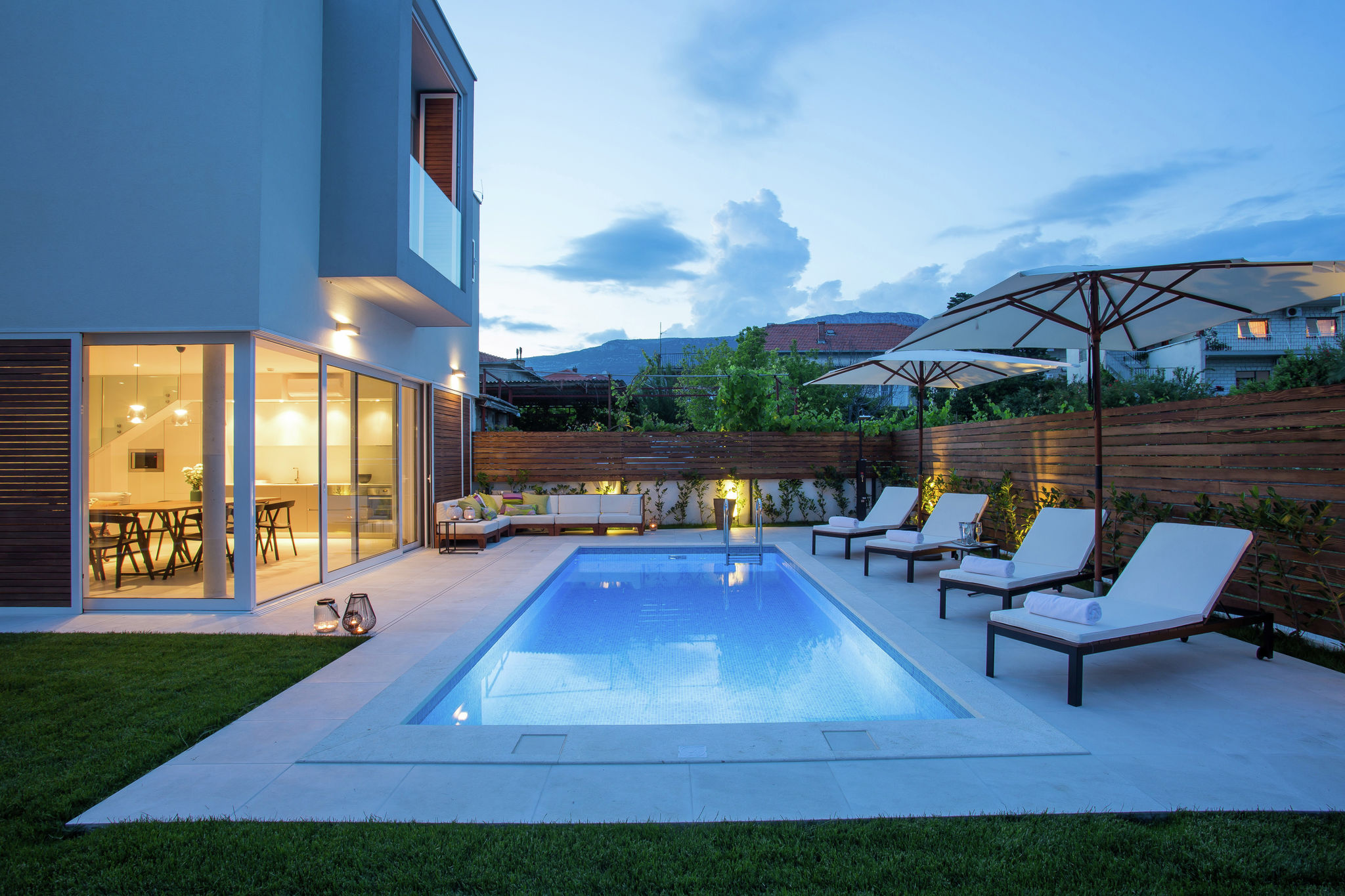 Villa luxueuse avec piscine privée et jardin