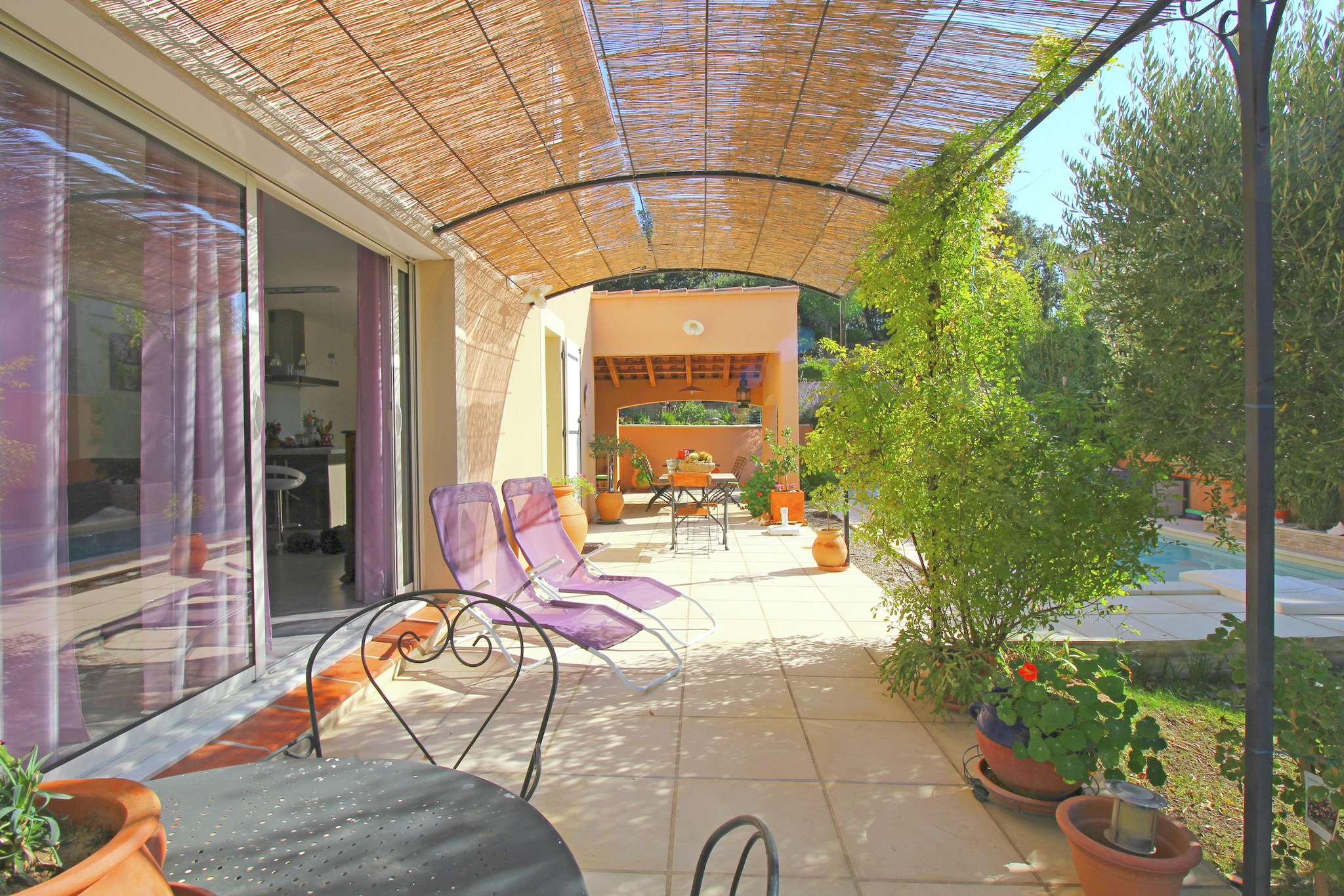 Villa met klimaat en privé zwembad-Terrasbalkon