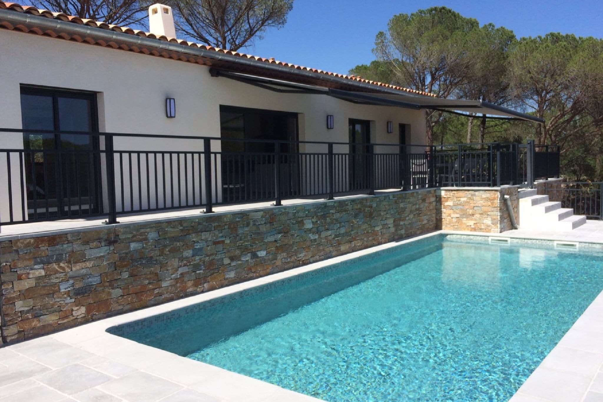 Moderne Villa in Vidauban, Frankreich mit privatem Pool
