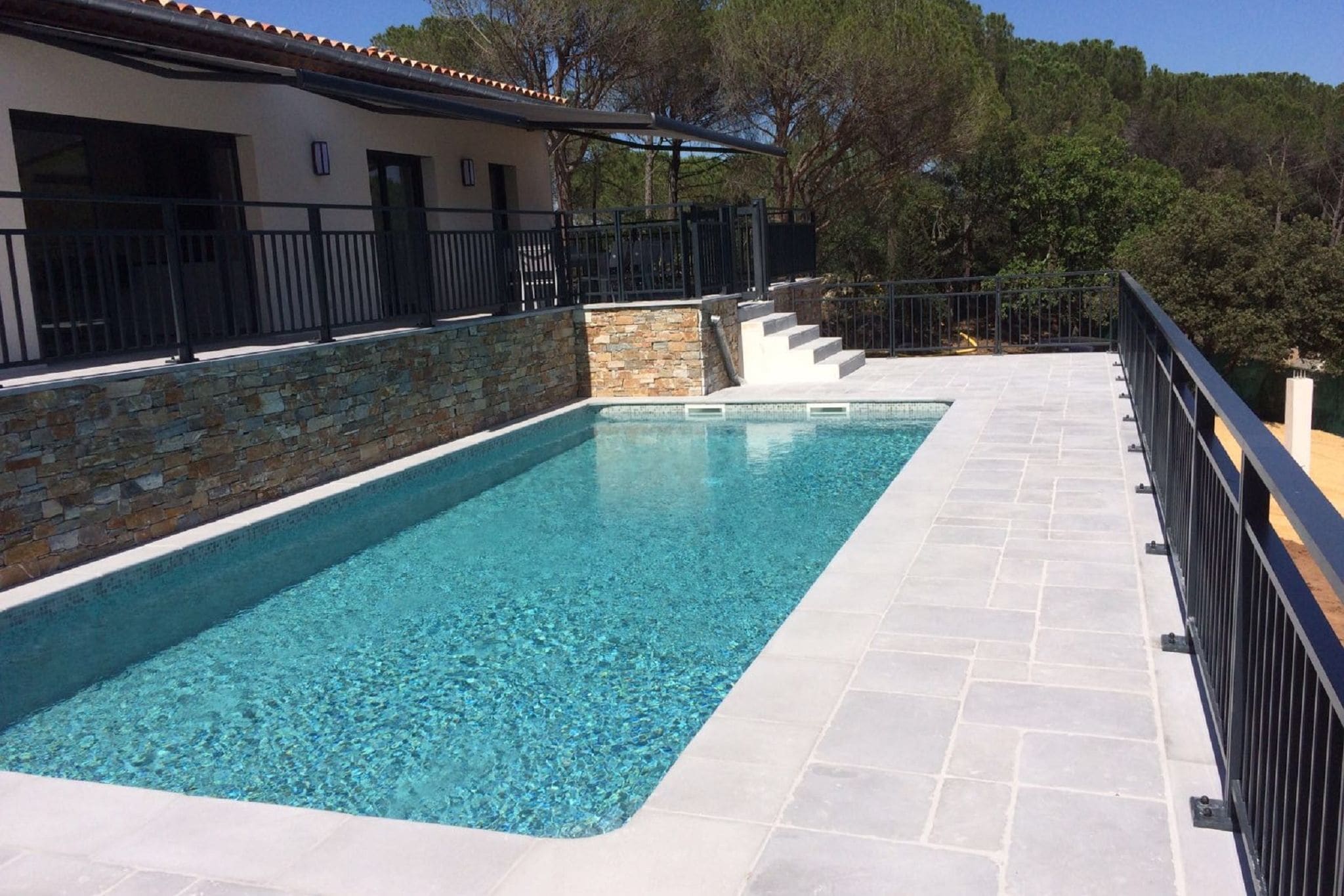Moderne Villa in Vidauban, Frankreich mit privatem Pool