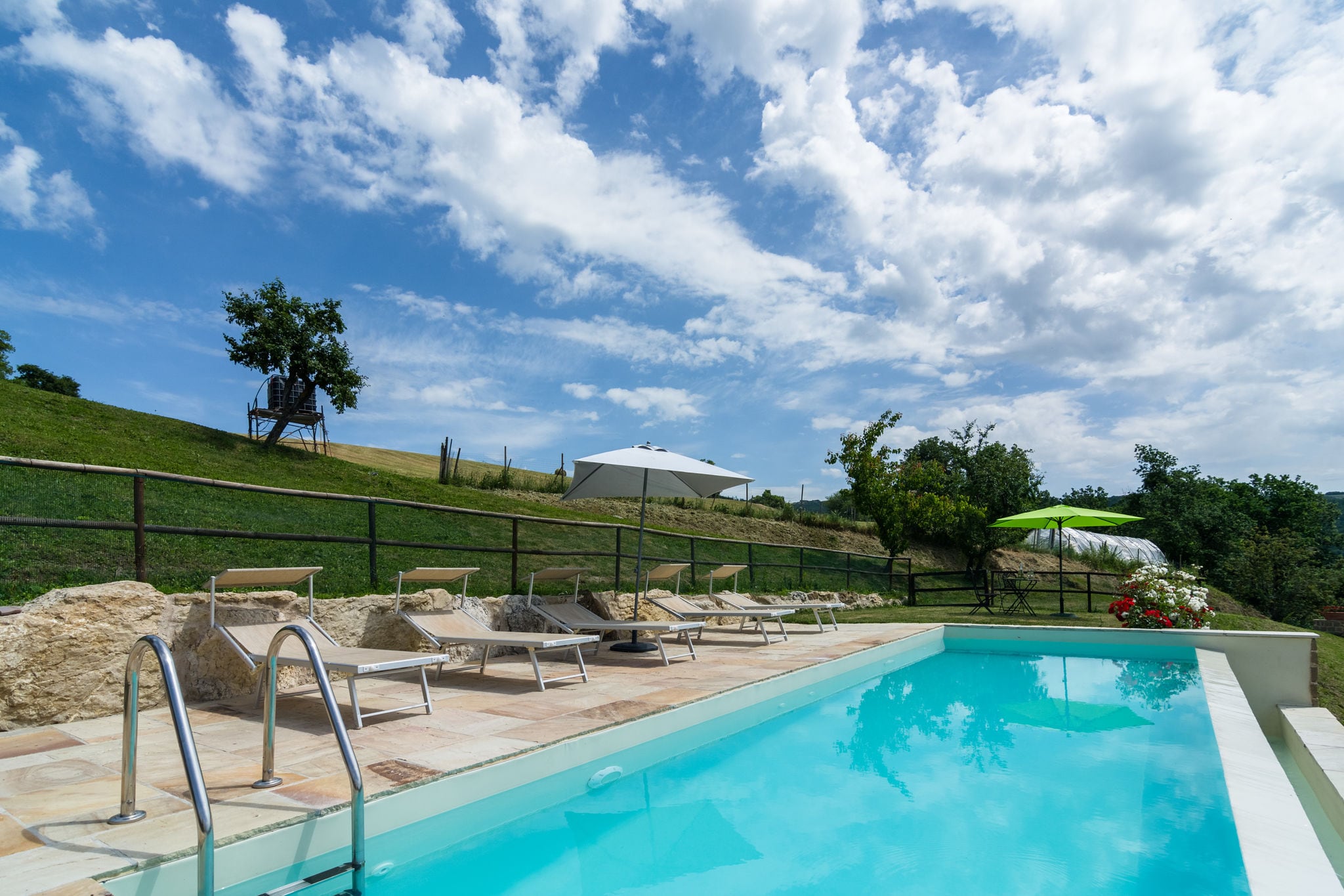 Heerlijke boerderij in Mercatello sul Metauro met zwembad