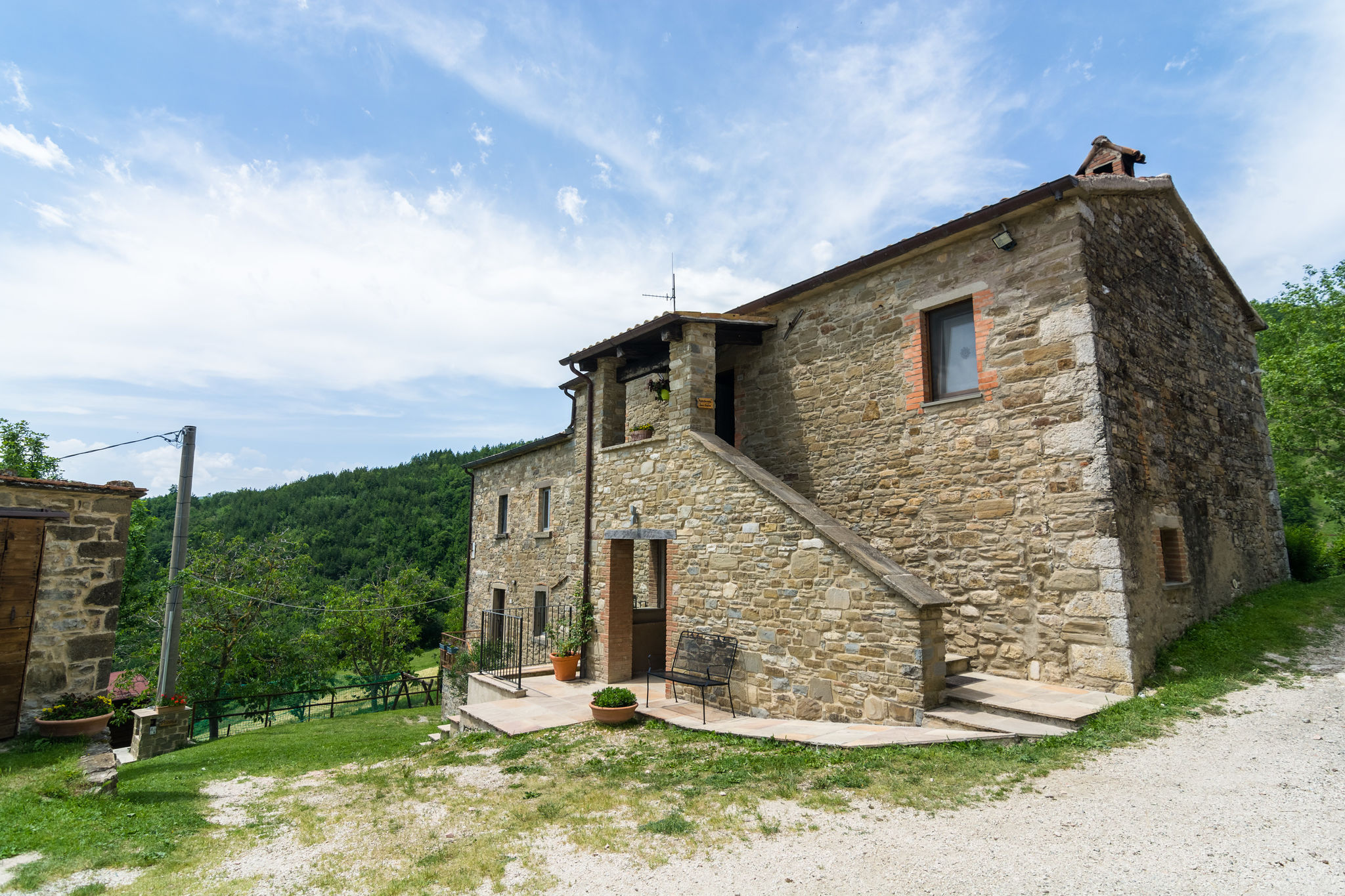 

Farmhouse with pool in the hills, pristine nature, wine tasting