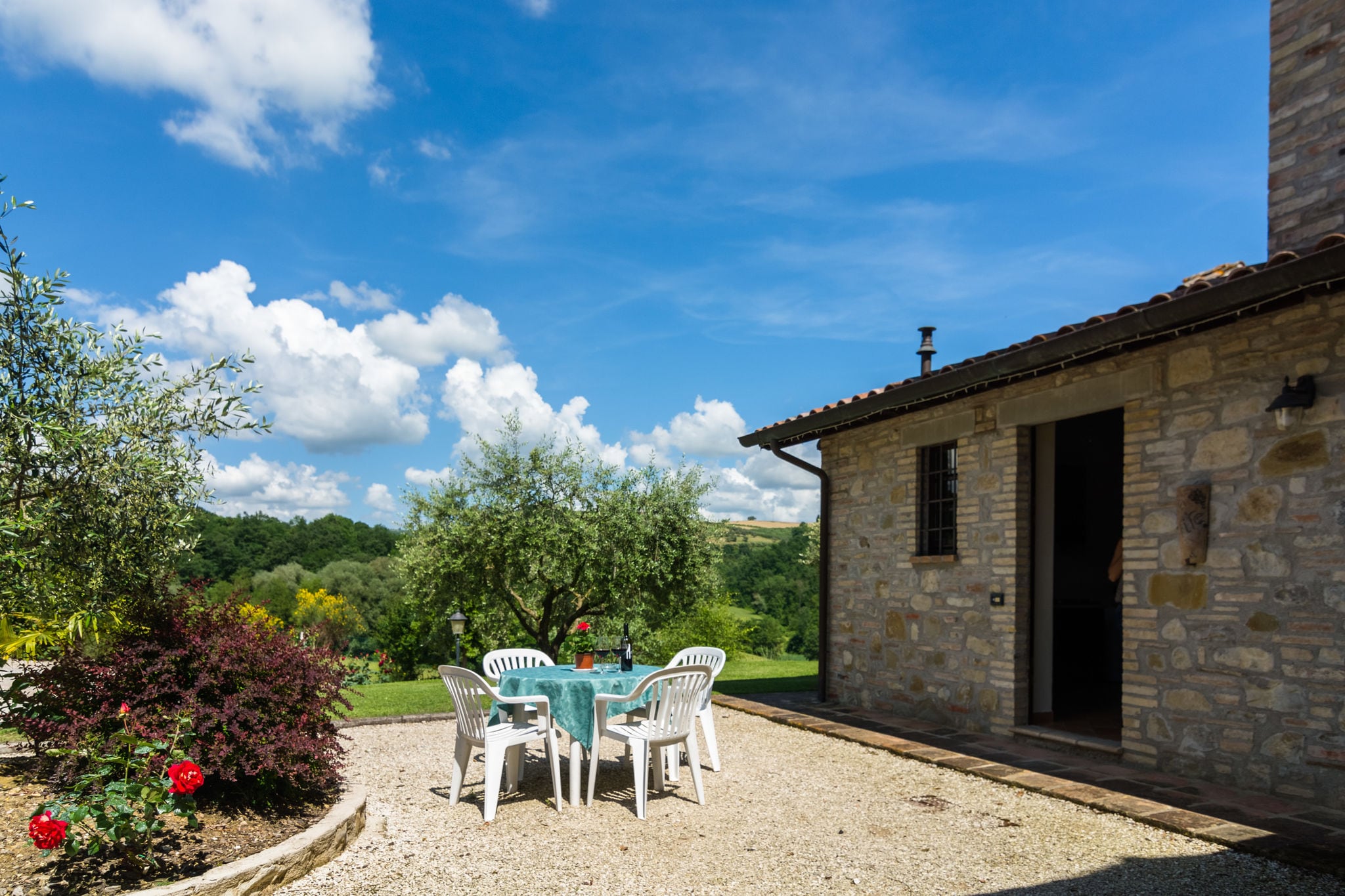 Farmhouse in Perugia with Jacuzzi, Swimming Pool, Garden, BBQ