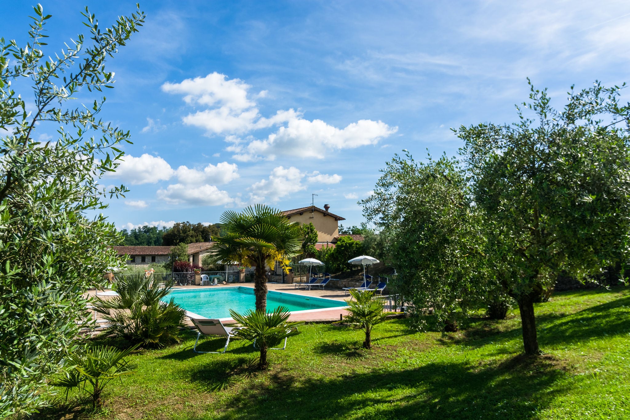 Typische agiturismo in Perugia met een zwembad en bubbelbad