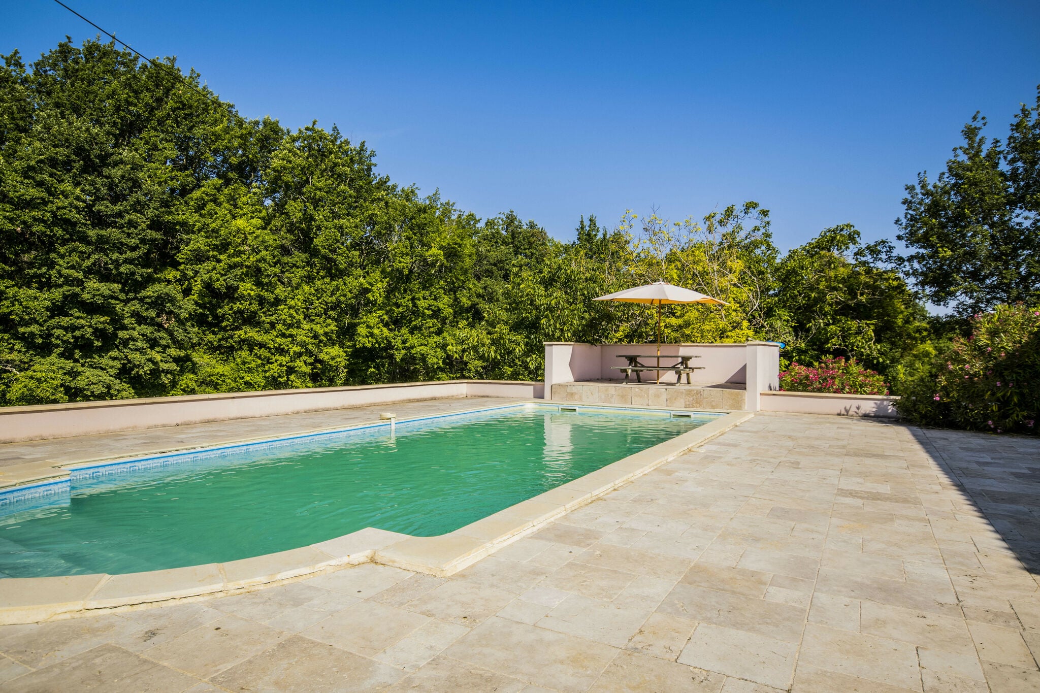 Villa spacieuse avec piscine privée à Montayral