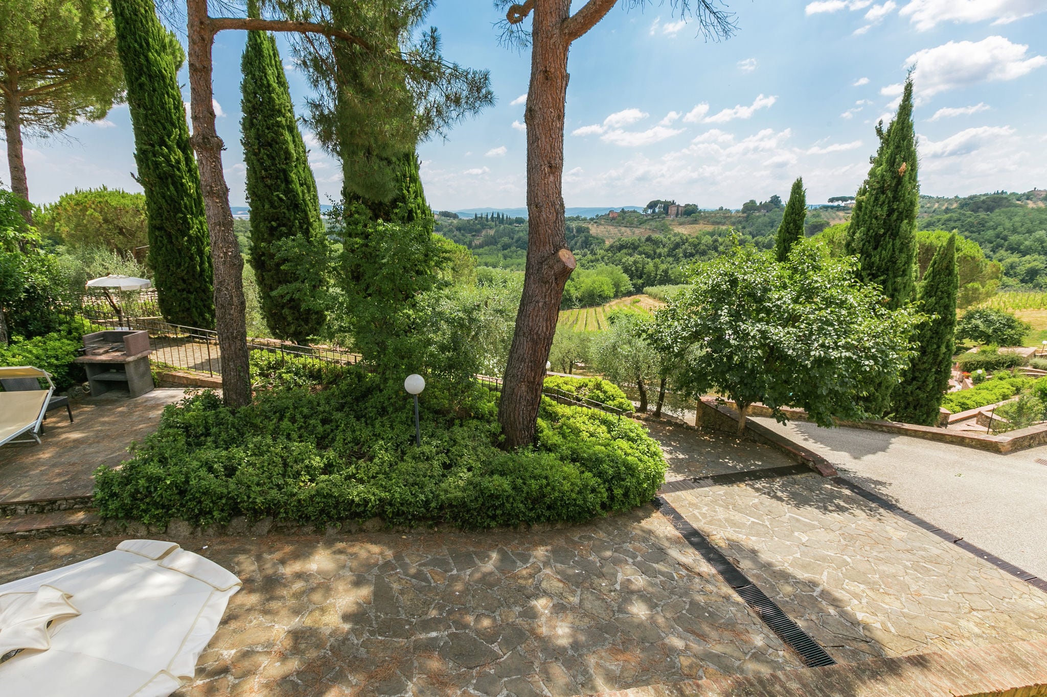 Vakantiehuis op 5 km van Siena in de heuvels, zwembad en tuin