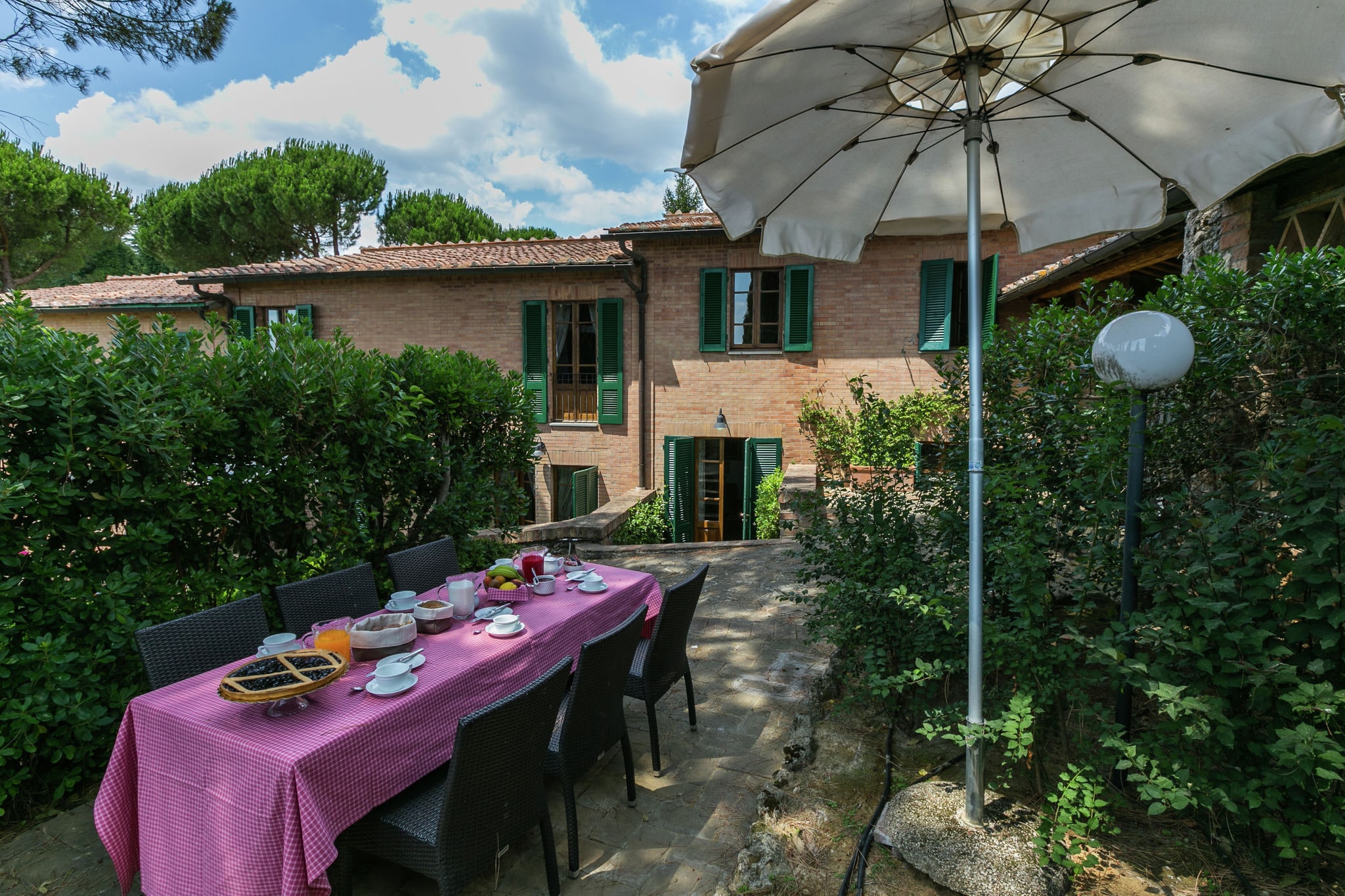 Modernes Ferienhaus mit Pool in Siena Italien