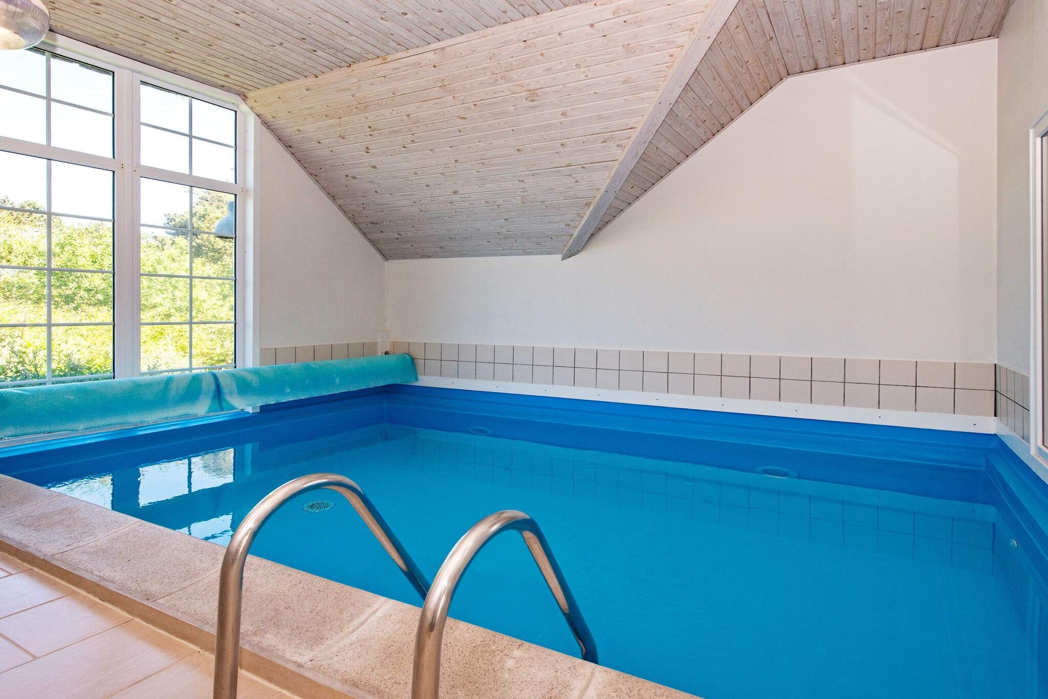 Luxury Retreat with Pool - Swimming pool