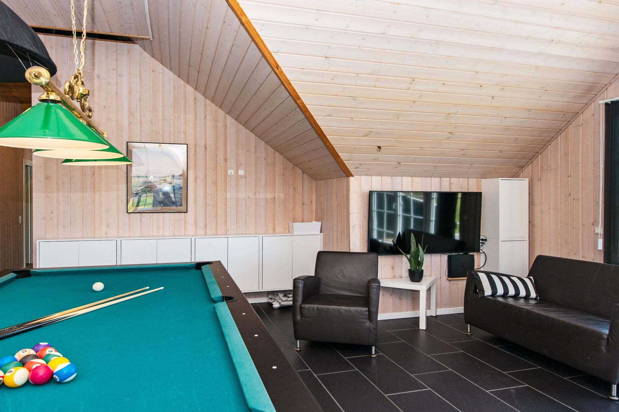 Luxury Retreat with Pool - Indoor