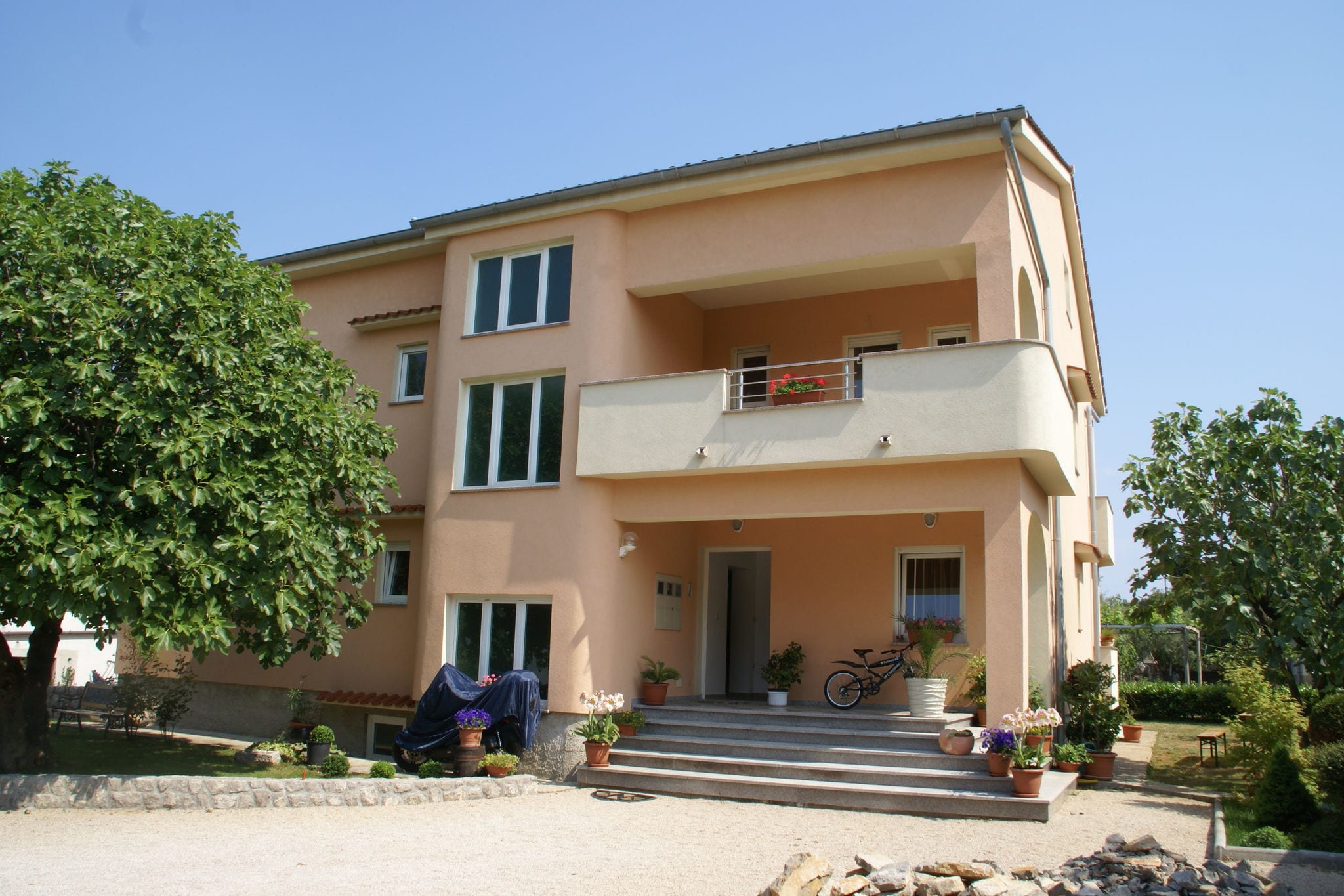 Gemütliches Appartement in Krk mit privater Terrasse