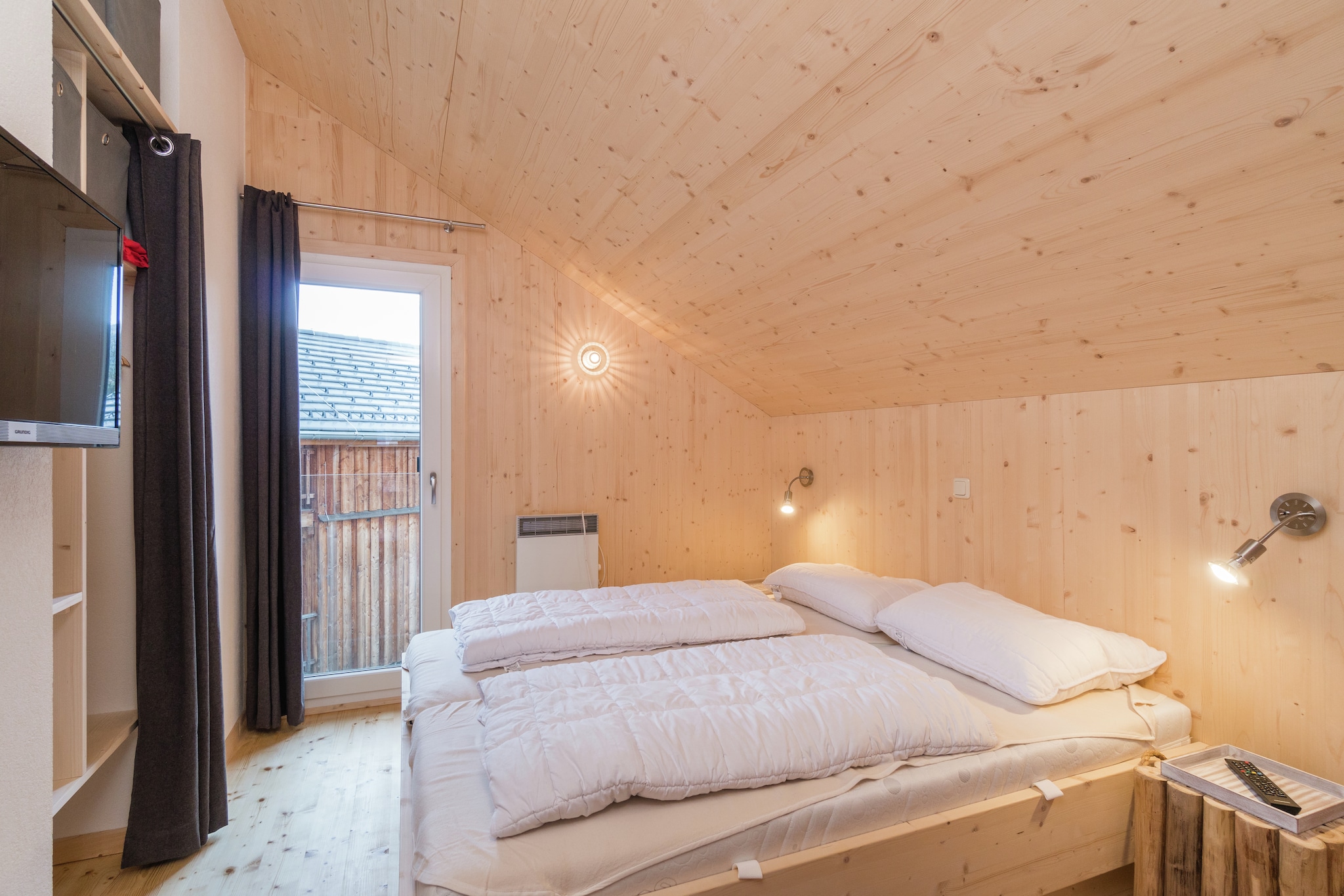 Cosy chalet with hot tub