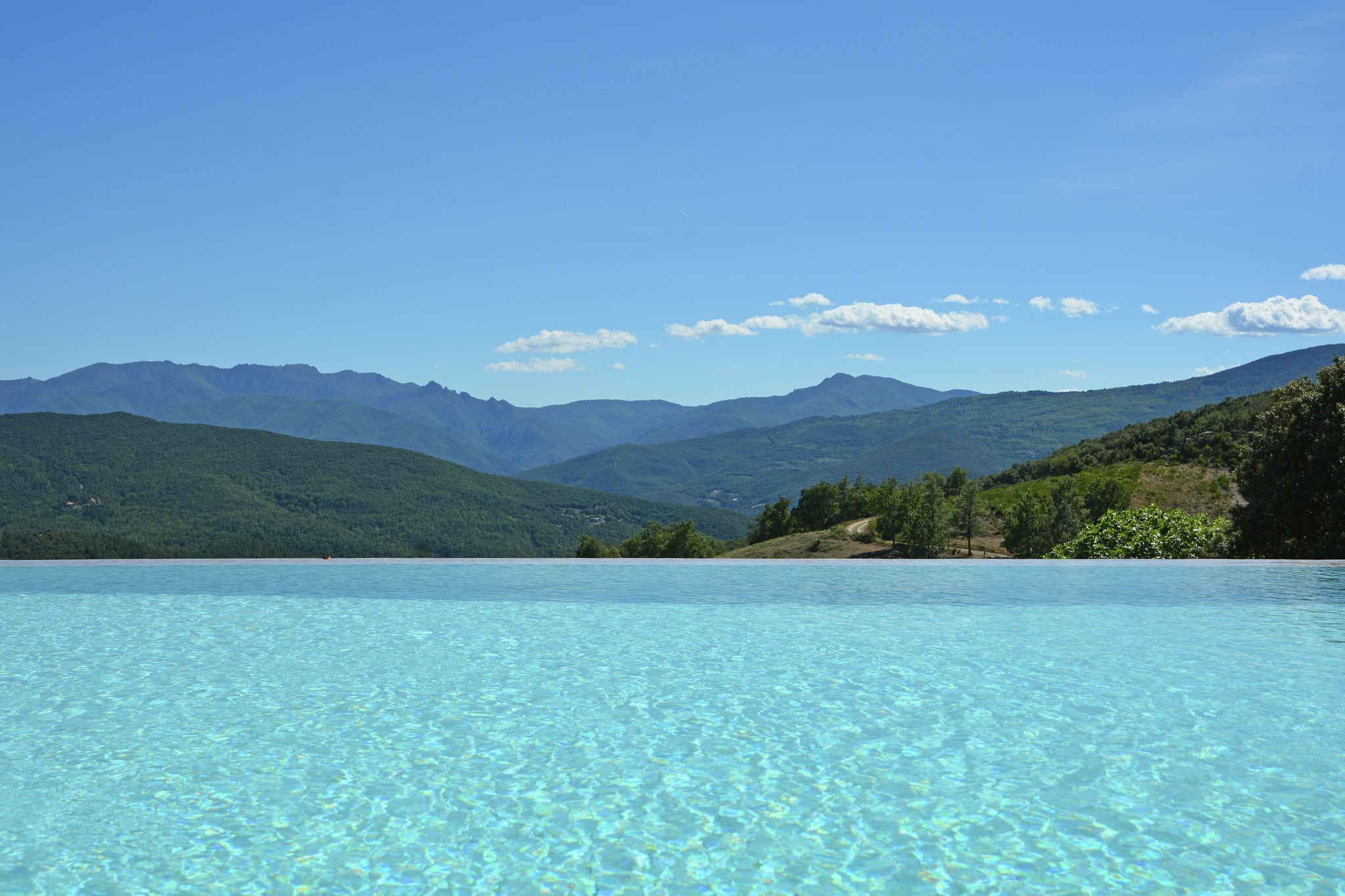 Comfortabel vakantiehuis in Zuid-Frankrijk met gedeeld zwembad