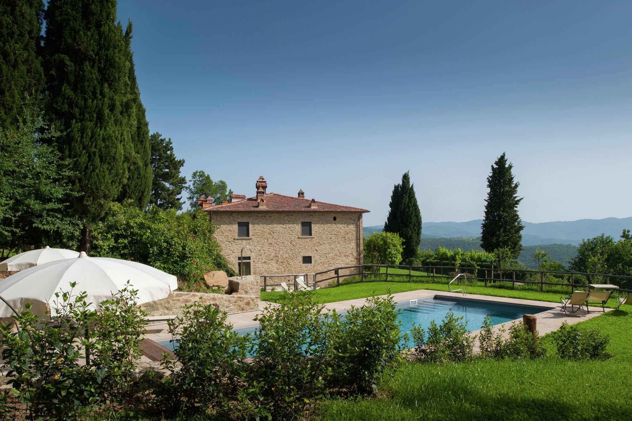 Villa with private pool on an organic wine estate