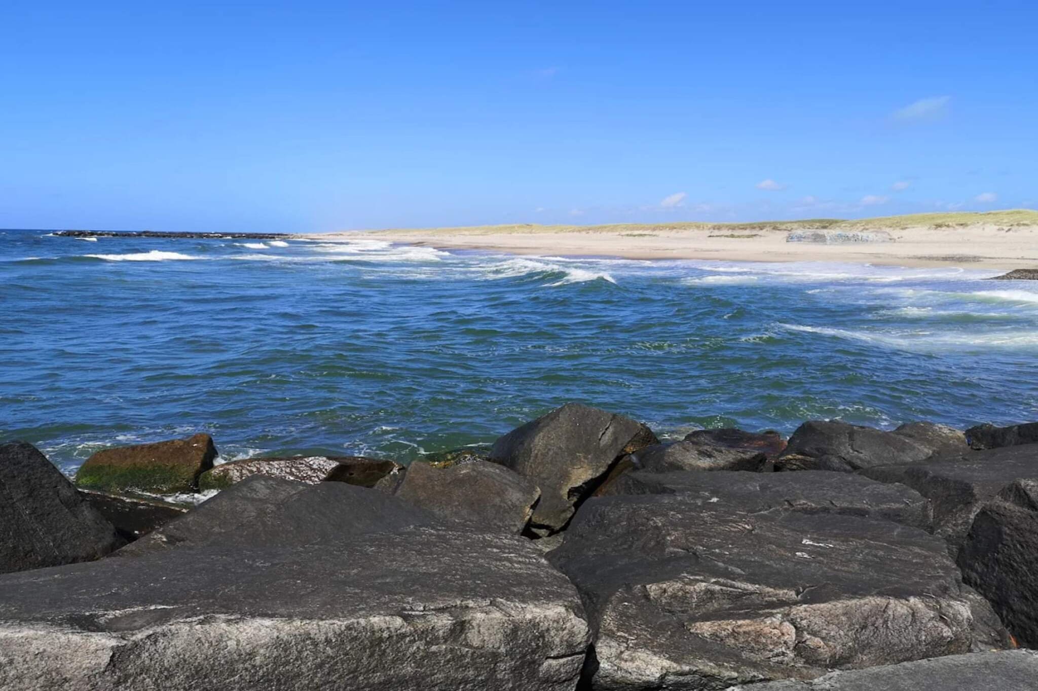 Strandurlaub mit Schaukel-Wasserblick
