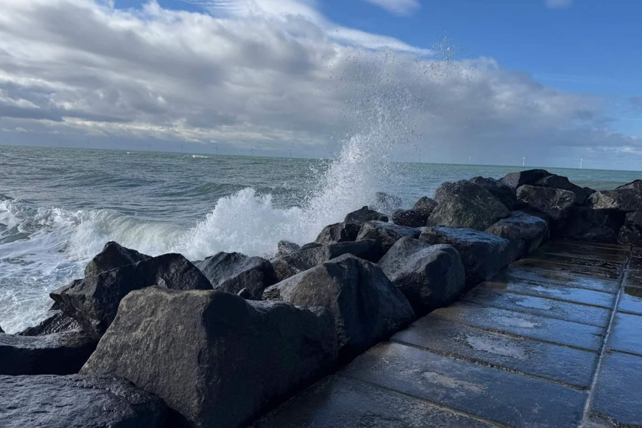 Ontsnapping aan zee met schommel - Waterzicht