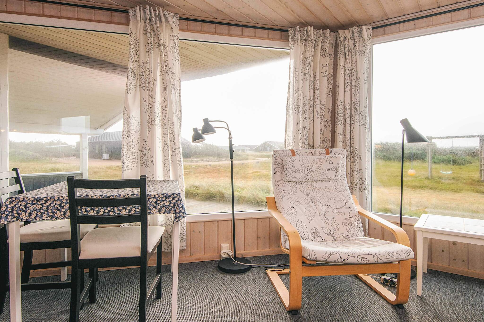 Ontsnapping aan zee met schommel - Binnen