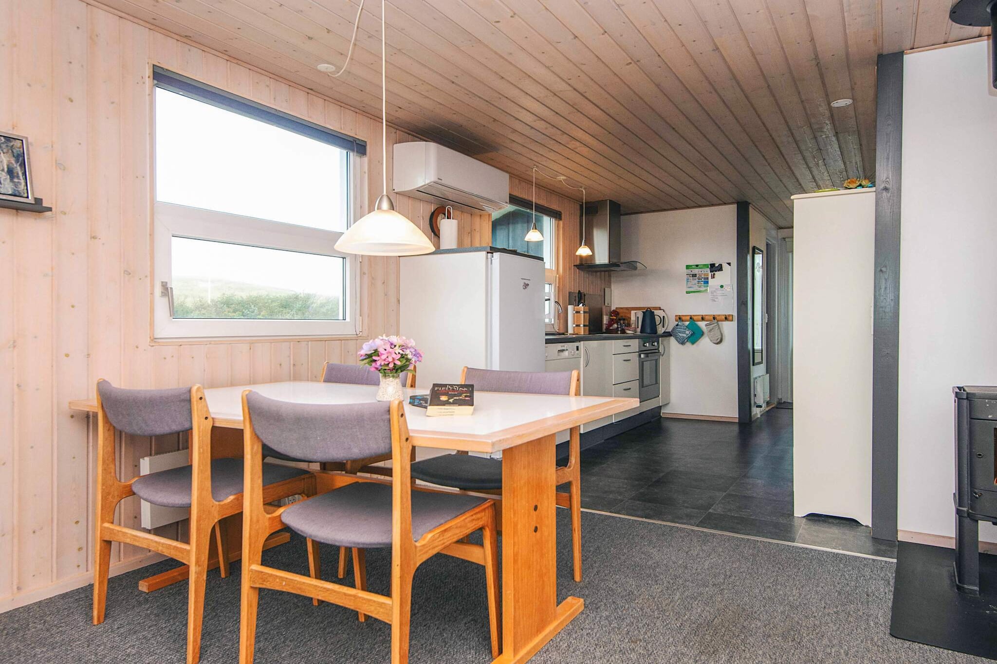 Ontsnapping aan zee met schommel - Binnen