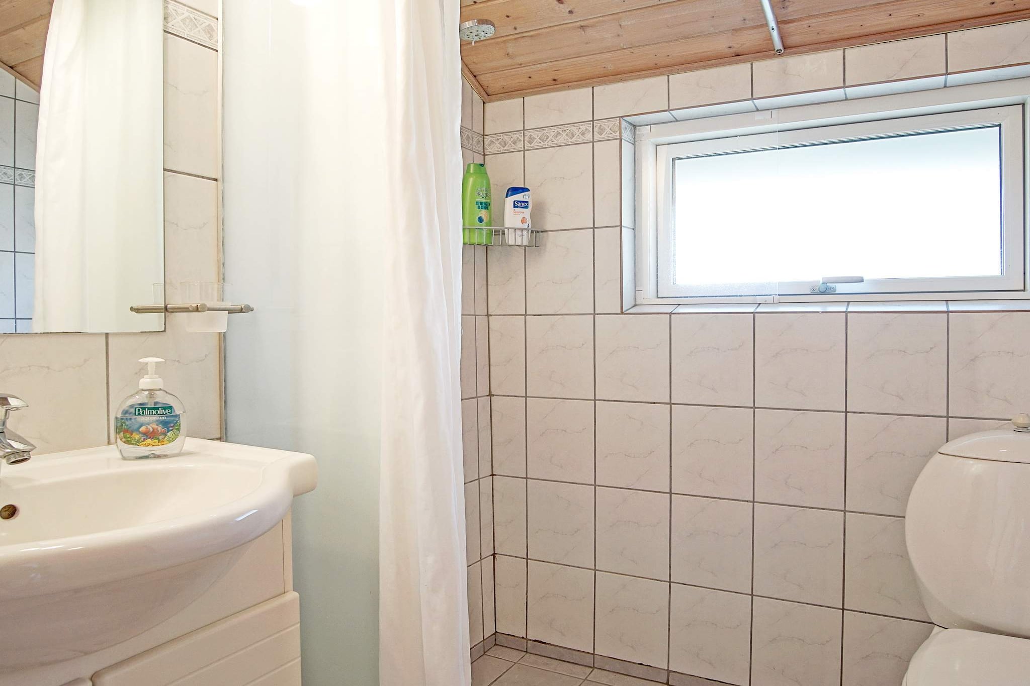 Internet Access DSL, open kitchen(cooker(electric), hood, coffee machine, microwave, dishwasher, fridge(+ freezer), washing machine), Living/bed room(30 m2)(TV(satellite, german television channels, danish TV channels (DR1 and TV2)), radio), bedroom(double bed, cot, high chair), bedroom(double bed), bedroom(2x single bed), bathroom(floor heating)(washbasin, shower, toilet), heating(electric), terrace, terrace(roofed), garden furniture, air to air heatpump