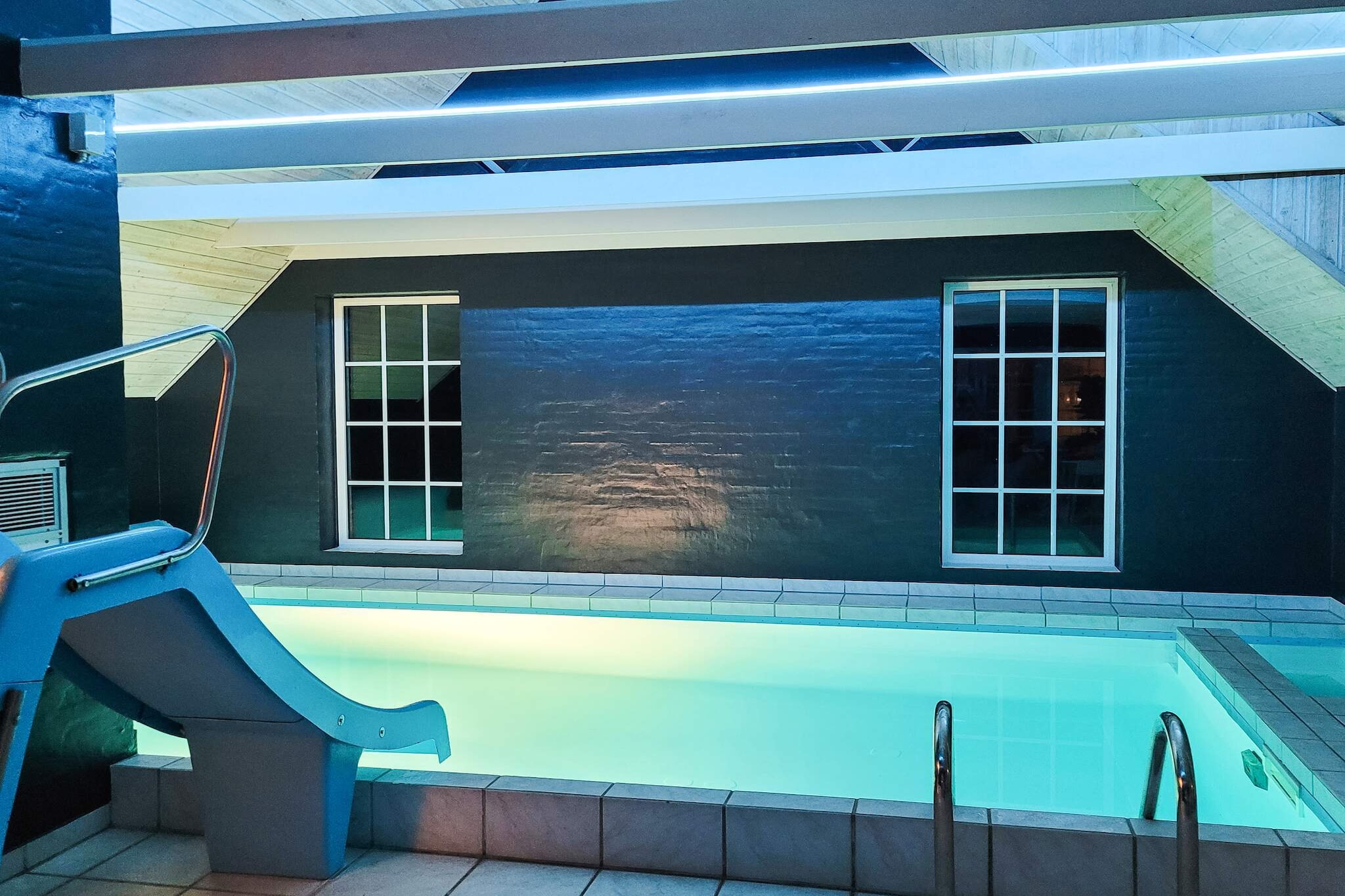 Luxe vakantieverblijf vlakbij het strand - Zwembad