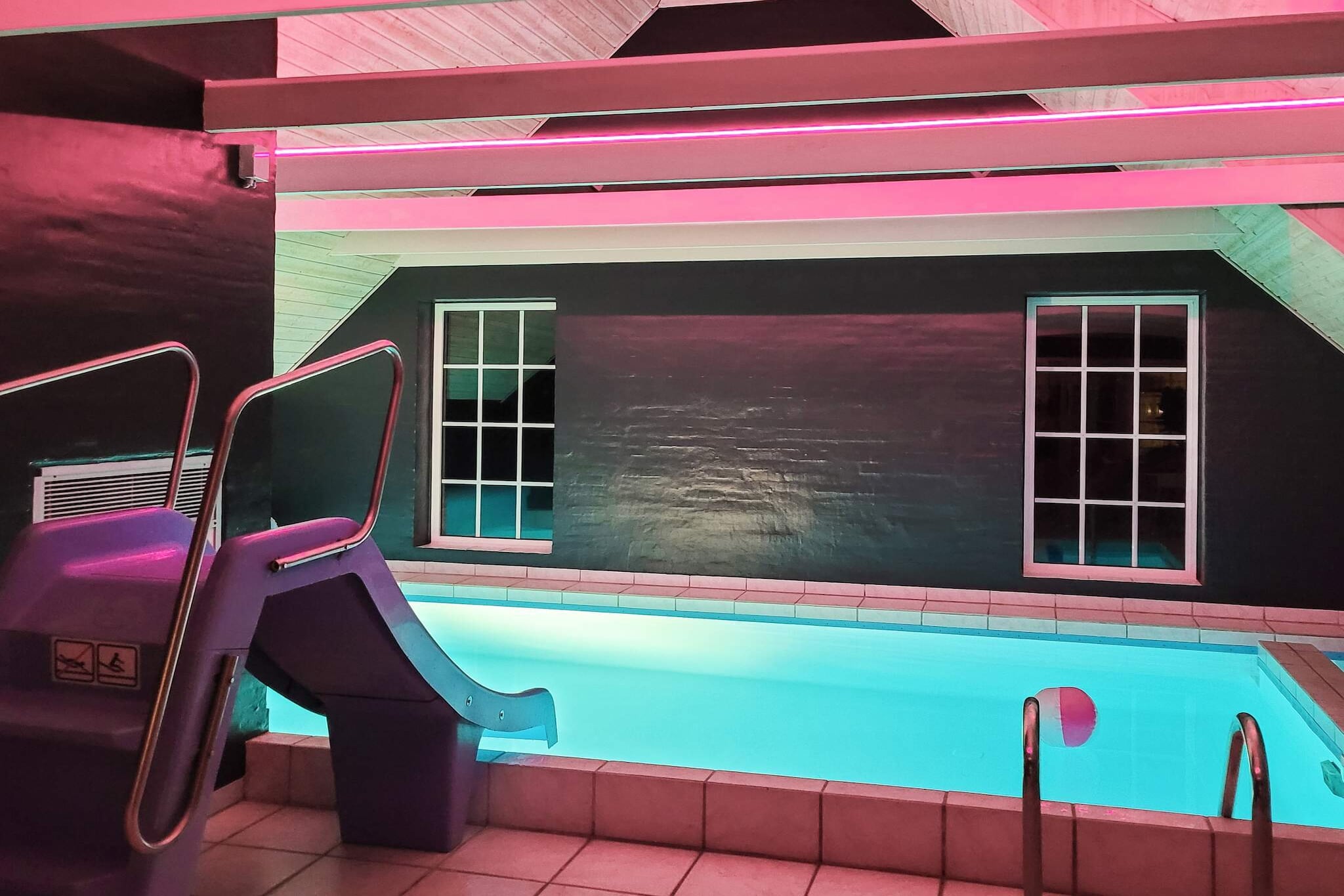Luxe vakantieverblijf vlakbij het strand - Zwembad