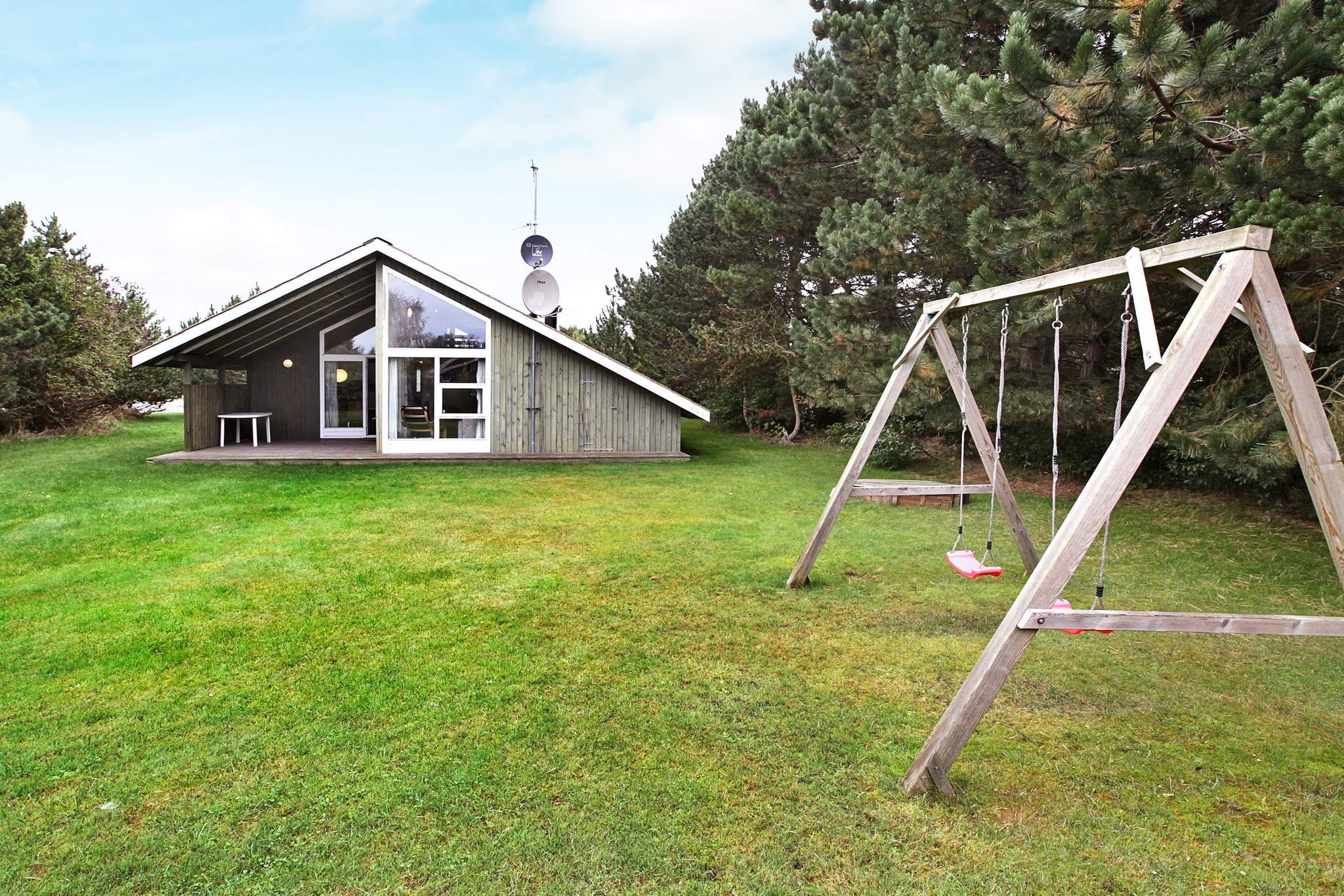 A modern holiday cottage with a whirlpool for 2 people and sauna for 3 people. The cottage is made of environmentally friendly materials and has large windows and a charming atmosphere. The living space is well utilised with a large, bright living room and kitchen, and a spacious bed loft with 4 extra foldable mattresses.A refundable deposit might be charged closer to your check-in date. The security deposit ensures a smooth stay and covers any additional services or consumption charges.This deposit covers utilities consumed during your stay and any additional services that may be taken.The final amount will be adjusted based on actual meter readings, actual usage of extra services, and any remaining balance will be refunded within 21 days after checkout.This deposit simply acts as a prepayment for charges that  you would anyways pay for, ensuring a seamless stay and check-out experience.