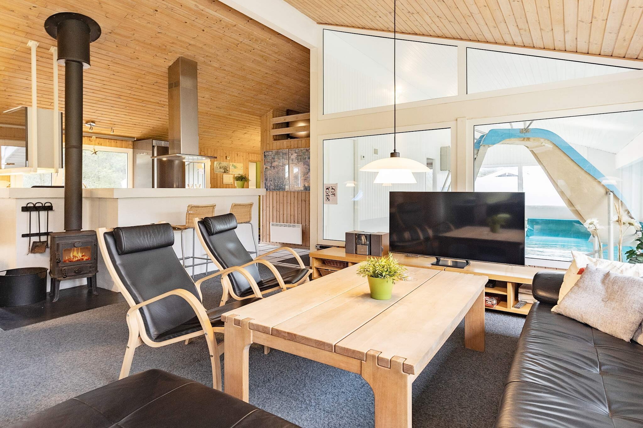 Luxury Pool House Retreat, Saltum