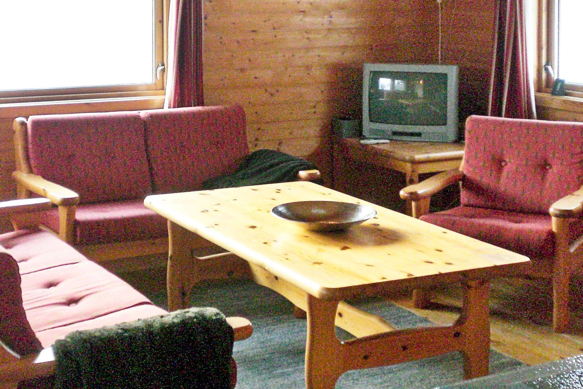 Internet Access DSL, Living room(2x single folding bed), open kitchen(cooker(electric), hood, coffee machine(filter), dishwasher, fridge, freezer(100-139L)), Living/bed room(42 m2)(TV(satellite, german television channels, norvegian TV channels ), fireplace, radio, CD player), bedroom(5 m2)(double bed), bedroom(5 m2)(double bed), bedroom(3 m2)(2x bunk bed), bathroom(washbasin, toilet), bathroom(bathtub or shower, washbasin), washing machine, heating(electric), terrace(15 m2), garden furniture, BBQ, parking, fish cleaning table