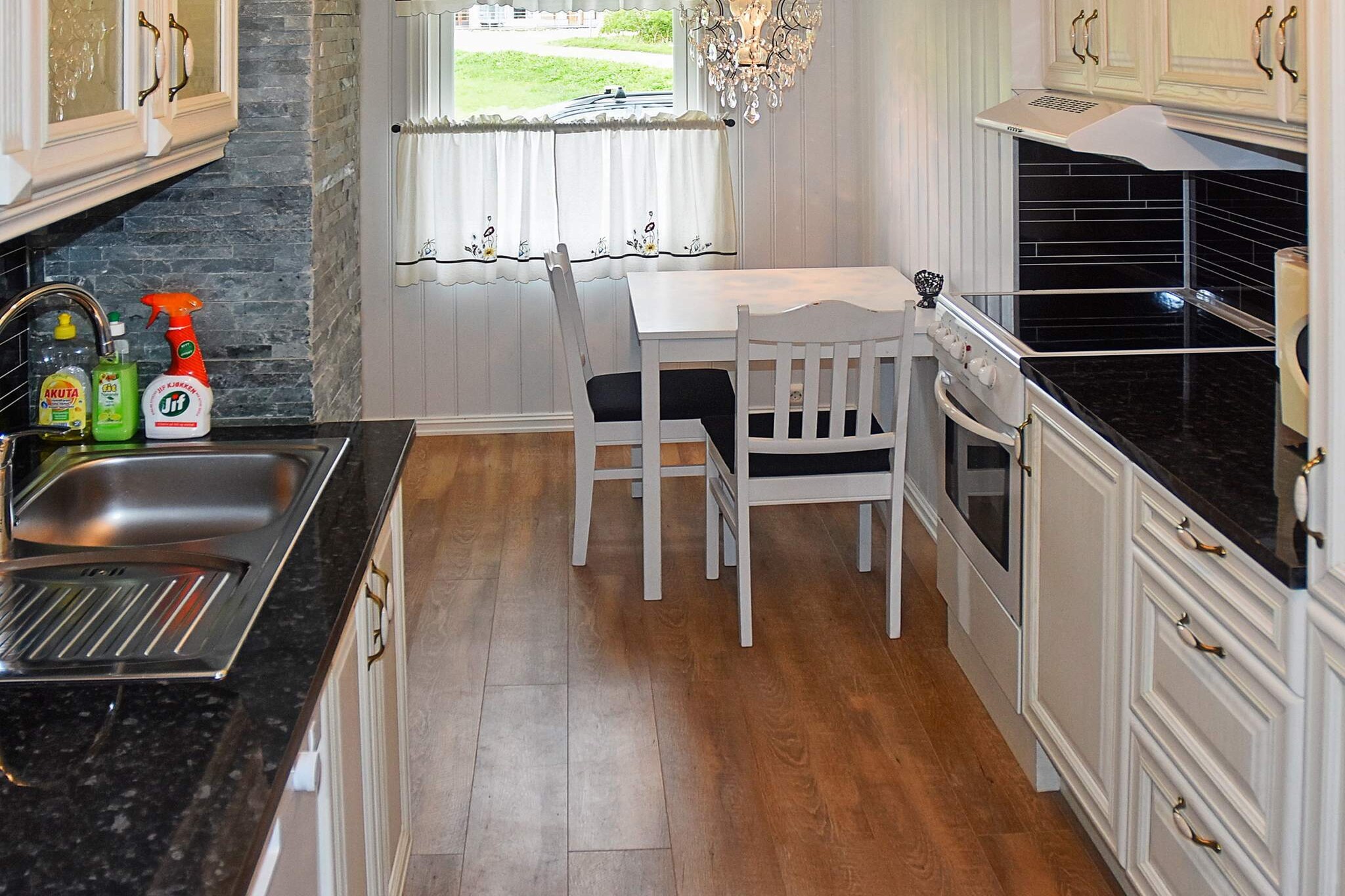 Internet Access DSL, open kitchen(cooker(electric), hood, coffee machine(filter), microwave, dishwasher, fridge, freezer(140-199L), washing machine(shared with other guests)), Living/bed room(24 m2)(2x bunk bed, TV(norvegian TV channels ), radio), bathroom(floor heating)(washbasin, shower, toilet), heating(electric), garden furniture, fish cleaning table