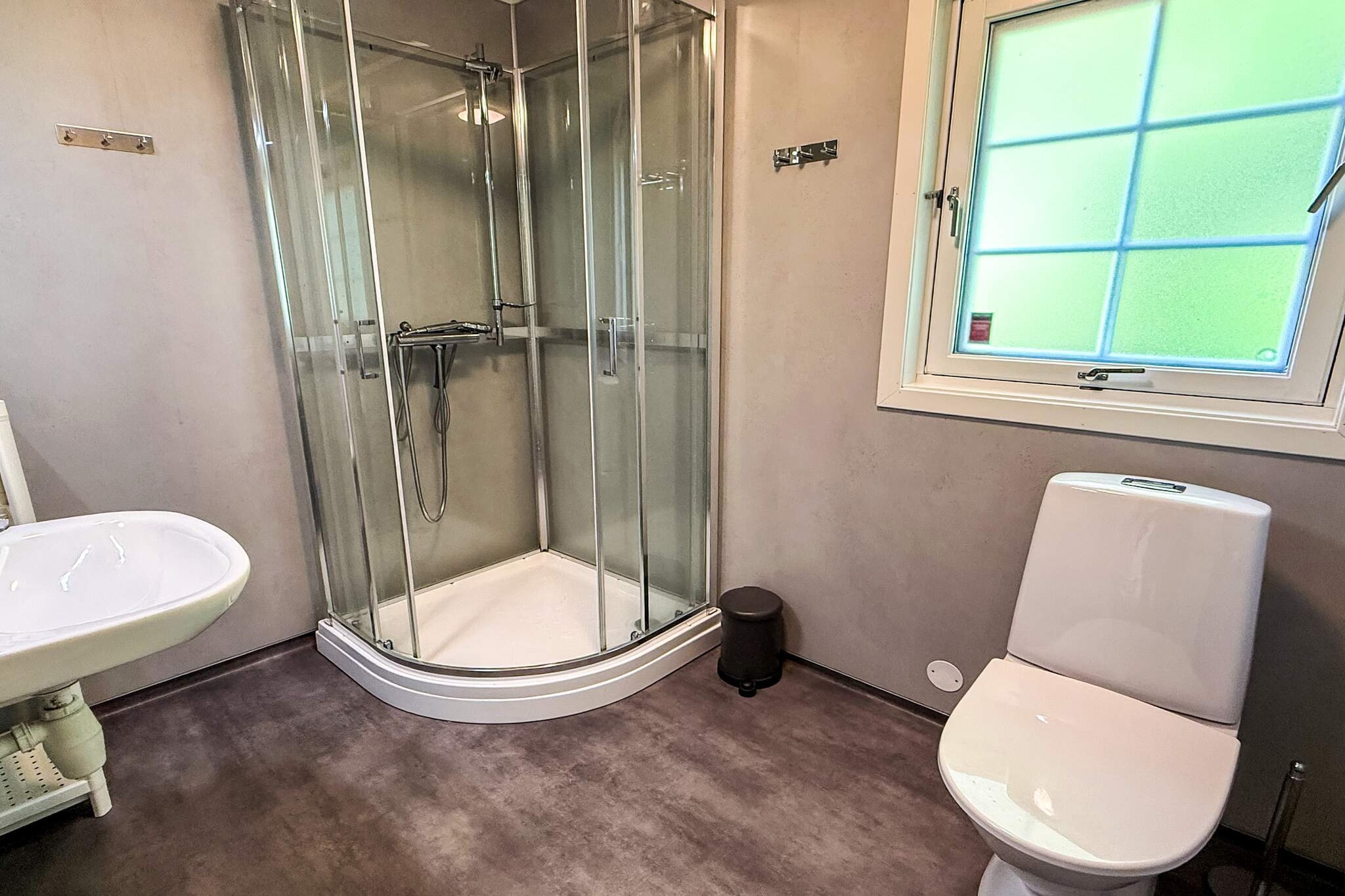 HUS 22235 - Indoor