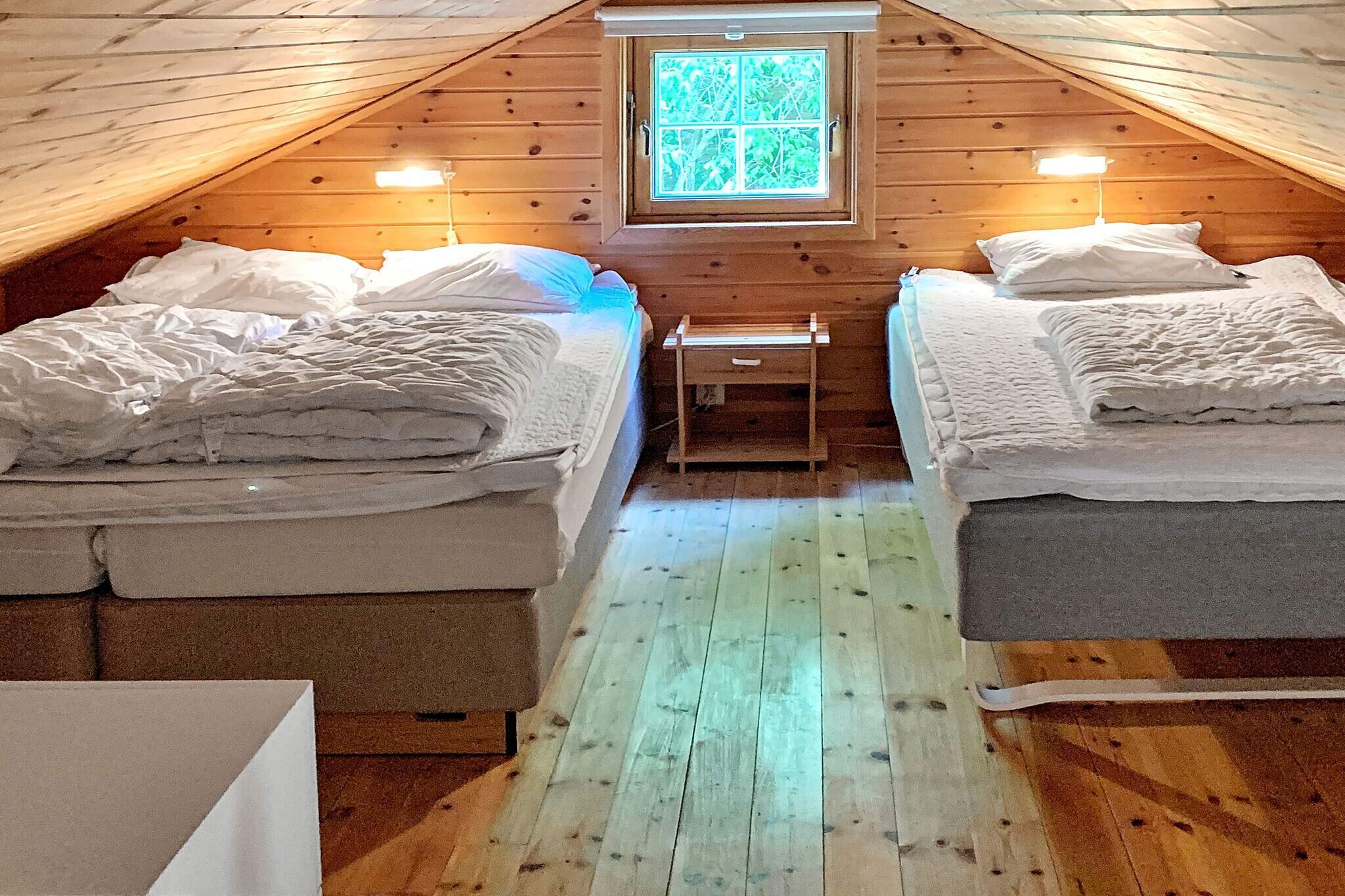 HUS 22235 - Indoor