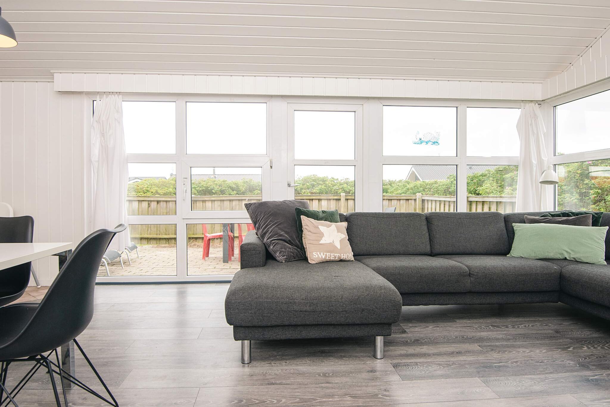 Licht zomerhuisje vlakbij de zee - Binnen