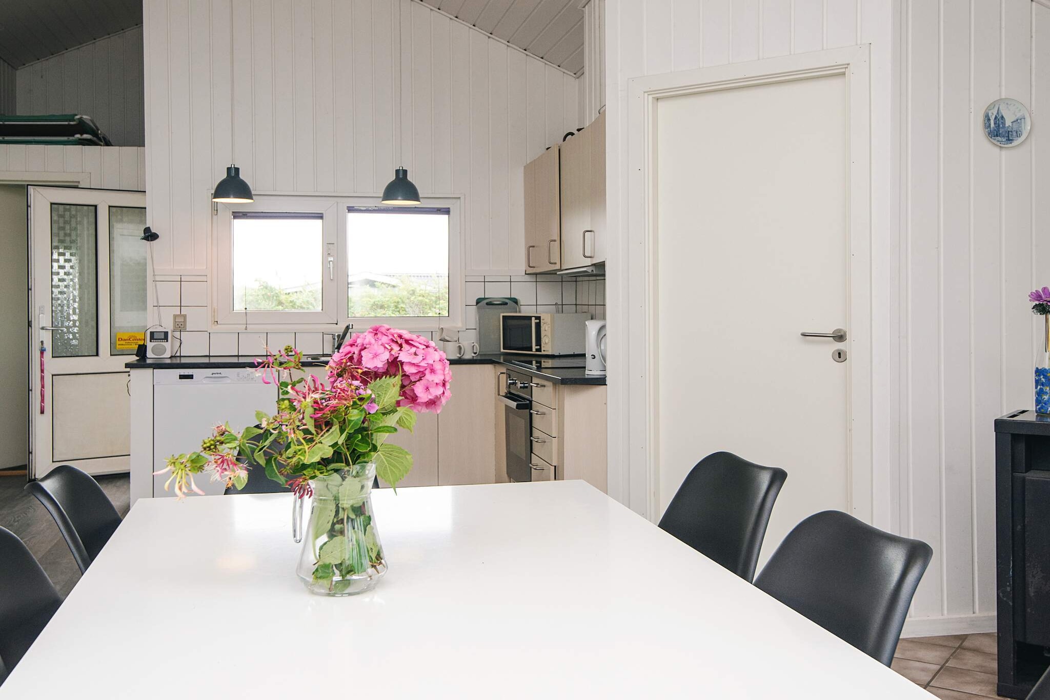 Licht zomerhuisje vlakbij de zee - Binnen