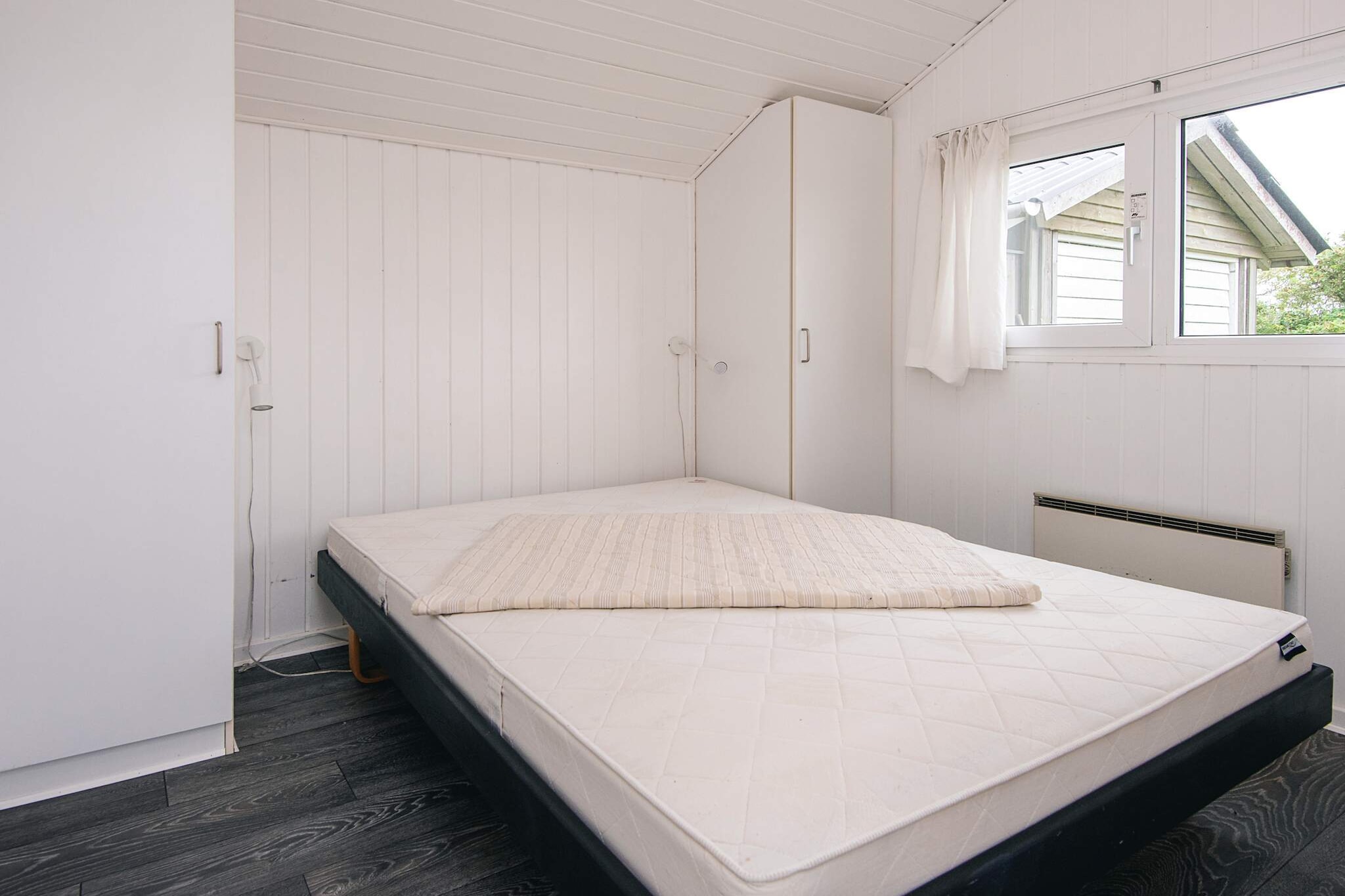 Licht zomerhuisje vlakbij de zee - Binnen