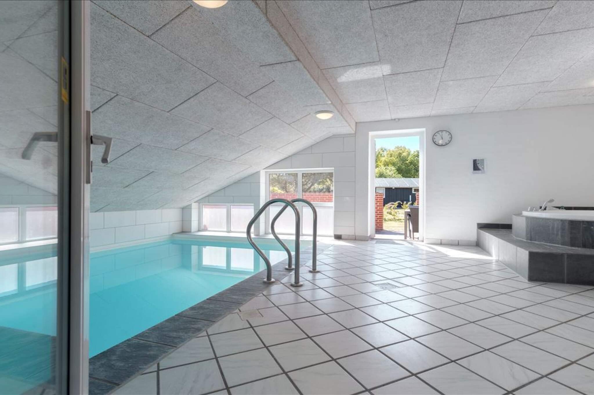 Zeezijde retraite met zwembad -- By Traum Ferienwohnungen-Zwembad