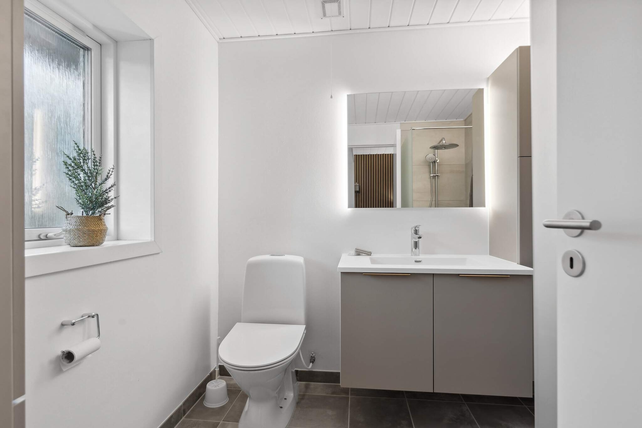 Zeezijde retraite met zwembad -- By Traum Ferienwohnungen-Binnen