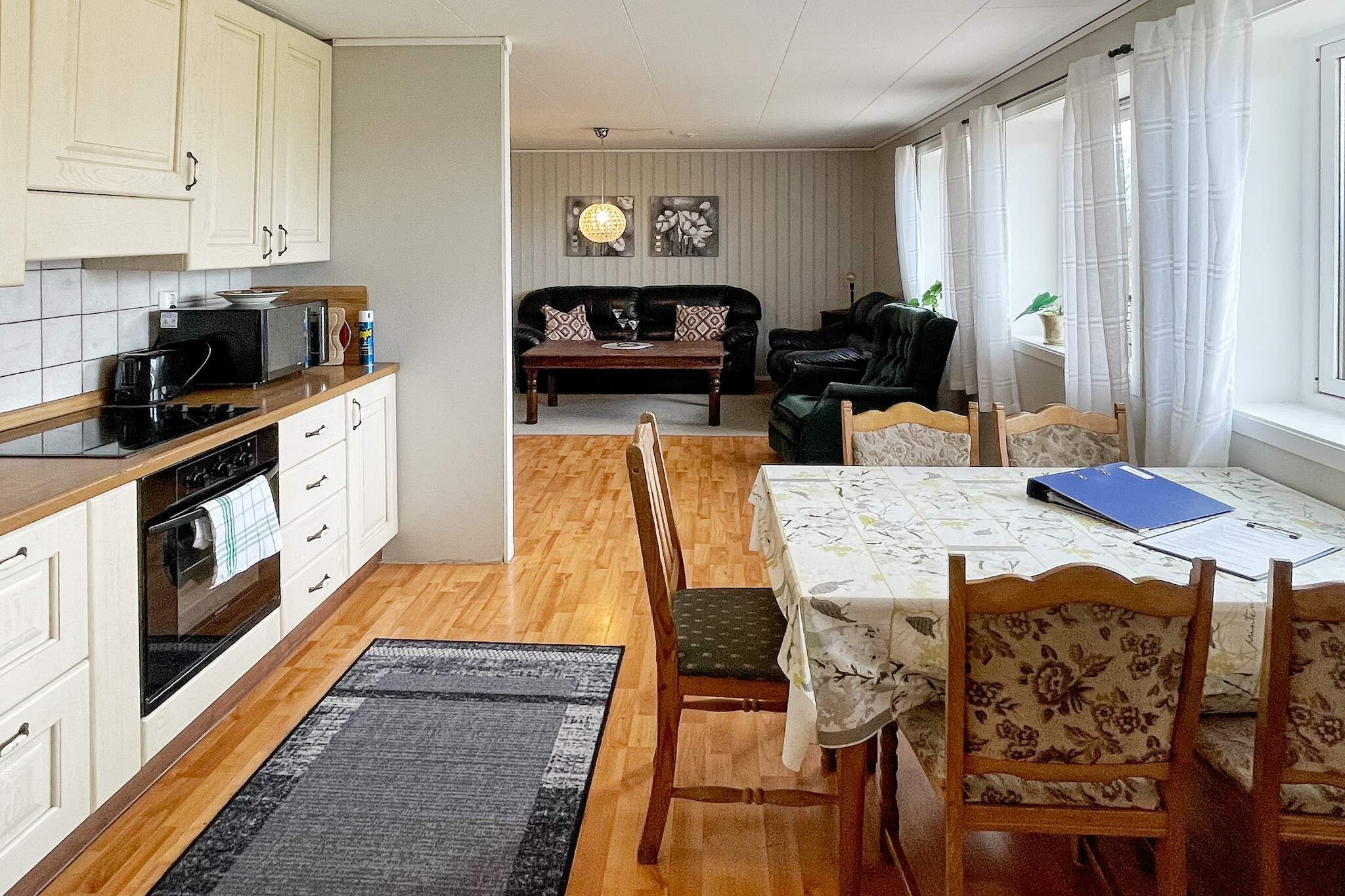26071-ØVERVIK - Indoor