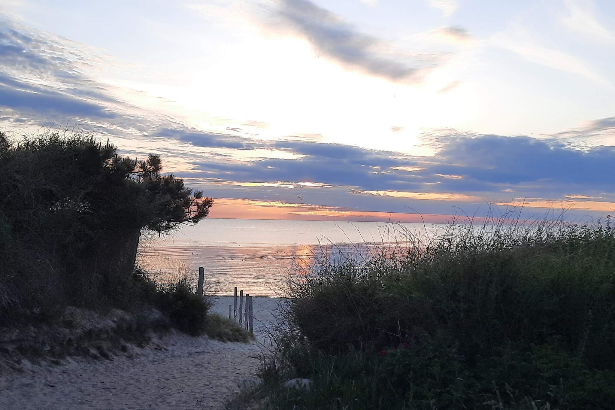 Holiday cottage built in 2006 located in an enclosed holiday area not far from the nearby beach. The house has a large kitchen-dining room. 3 well-appointed bedrooms with closet space. A cosy mezzanine provides sleeping accommodation for 2 people. The house is furnished with two bathrooms, one has access to the 2-person whirlpool and sauna for 4 people. When the weather permits it, you have the opportunity to enjoy the weather on the terraces. The house is located only an hour's drive from Copenhagen's attractions and sights.A refundable deposit might be charged closer to your check-in date. TheÂ securityÂ depositÂ ensuresÂ aÂ smoothÂ stayÂ andÂ coversÂ any additionalÂ servicesÂ orÂ consumptionÂ charges.ThisÂ depositÂ coversÂ utilitiesÂ consumedÂ duringÂ yourÂ stay andÂ anyÂ additionalÂ servicesÂ thatÂ mayÂ beÂ taken.TheÂ finalÂ amountÂ willÂ beÂ adjustedÂ basedÂ onÂ actualÂ meter readings,Â actualÂ usageÂ ofÂ extraÂ services,Â andÂ anyÂ remaining balanceÂ willÂ beÂ refundedÂ withinÂ 21Â daysÂ afterÂ checkout.ThisÂ depositÂ simplyÂ actsÂ asÂ aÂ prepaymentÂ forÂ chargesÂ that Â youÂ wouldÂ anywaysÂ payÂ for,Â ensuringÂ aÂ seamlessÂ stayÂ and check-outÂ experience.