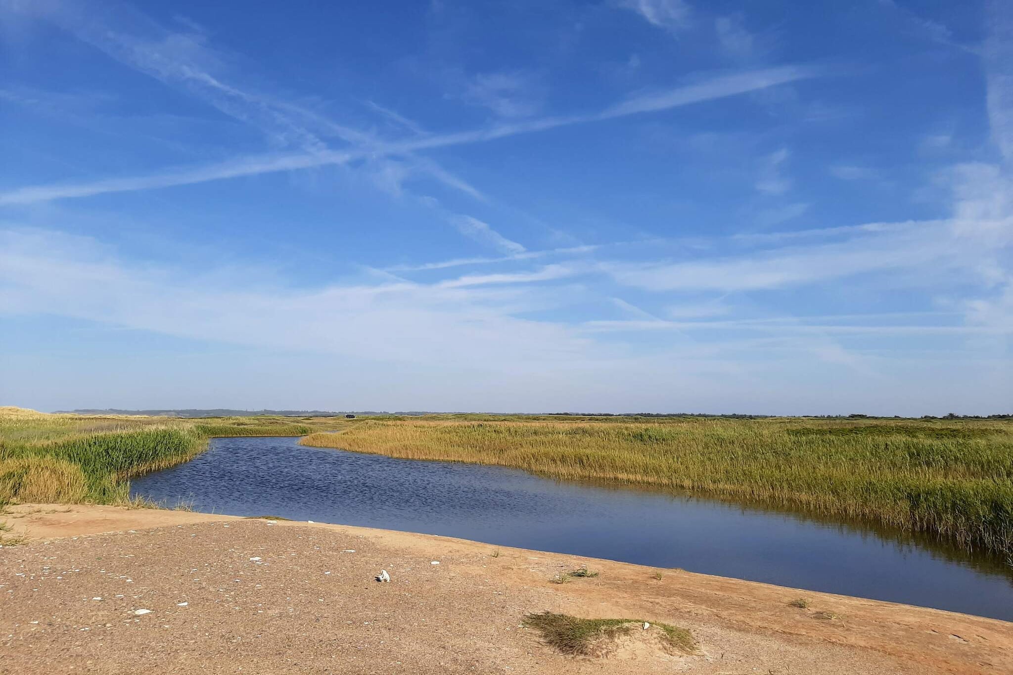 Luxe vakantieverblijf met zwembad - Waterzicht