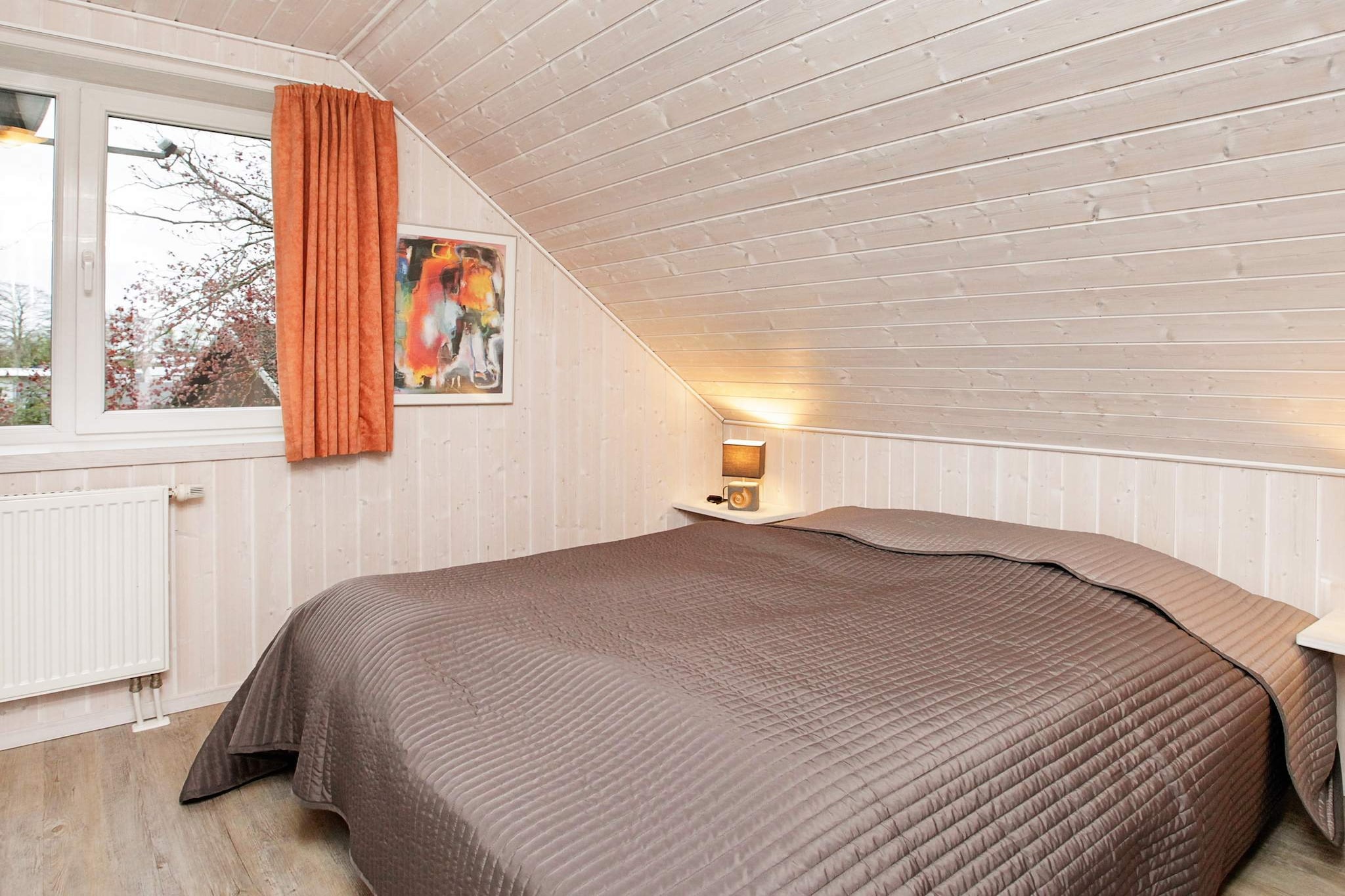 MERKUR 70+48 LOGGIA SW 2.R. - Binnen
