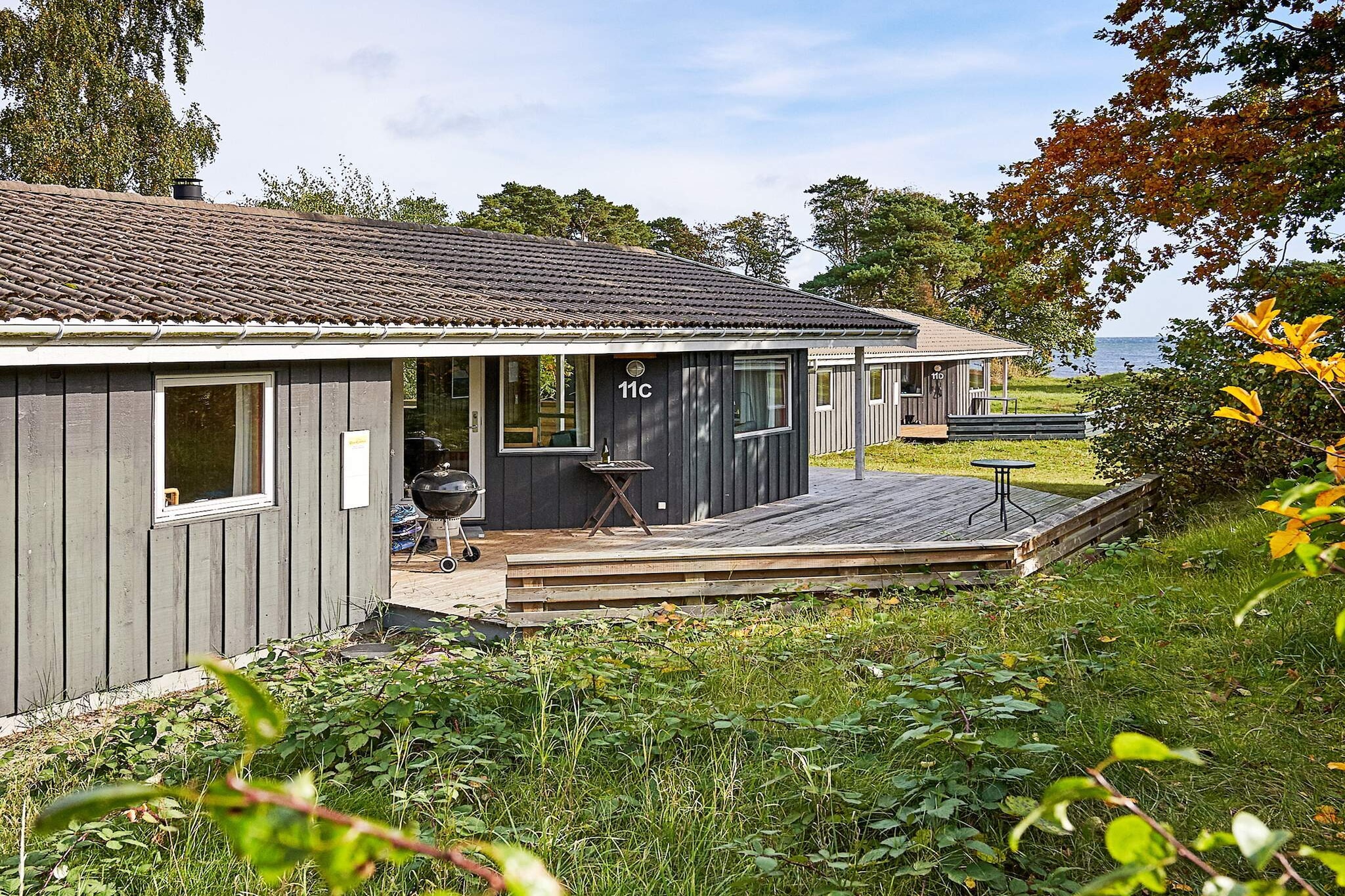 Holiday cottage in fantastic location directly to the white, sandy beach at Snogebæk. Sea view from the house. TV in one of the bedrooms. Iron and ironing board available. The cottage is set just outside Snogebæk, the charming fishing hamlet where you have cosy restaurants, shops, smokehouses and a small port where to buy fresh fish directly from the fishing vessels.