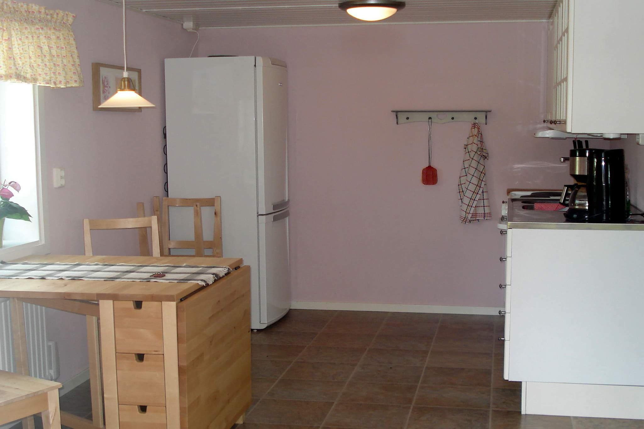 Internet Access DSL, open kitchen(12 m2)(cooker(electric), hood, coffee machine, fridge-freezer, high chair), Living/bed room(8 m2)(TV(satellite, swedish TV channels), DVD player, radio), bedroom(6 m2)(2x single bed), bedroom(14 m2)(3x single bed), bathroom(washbasin, shower, toilet, washing machine), sauna(indoor, heated), heating(electric)