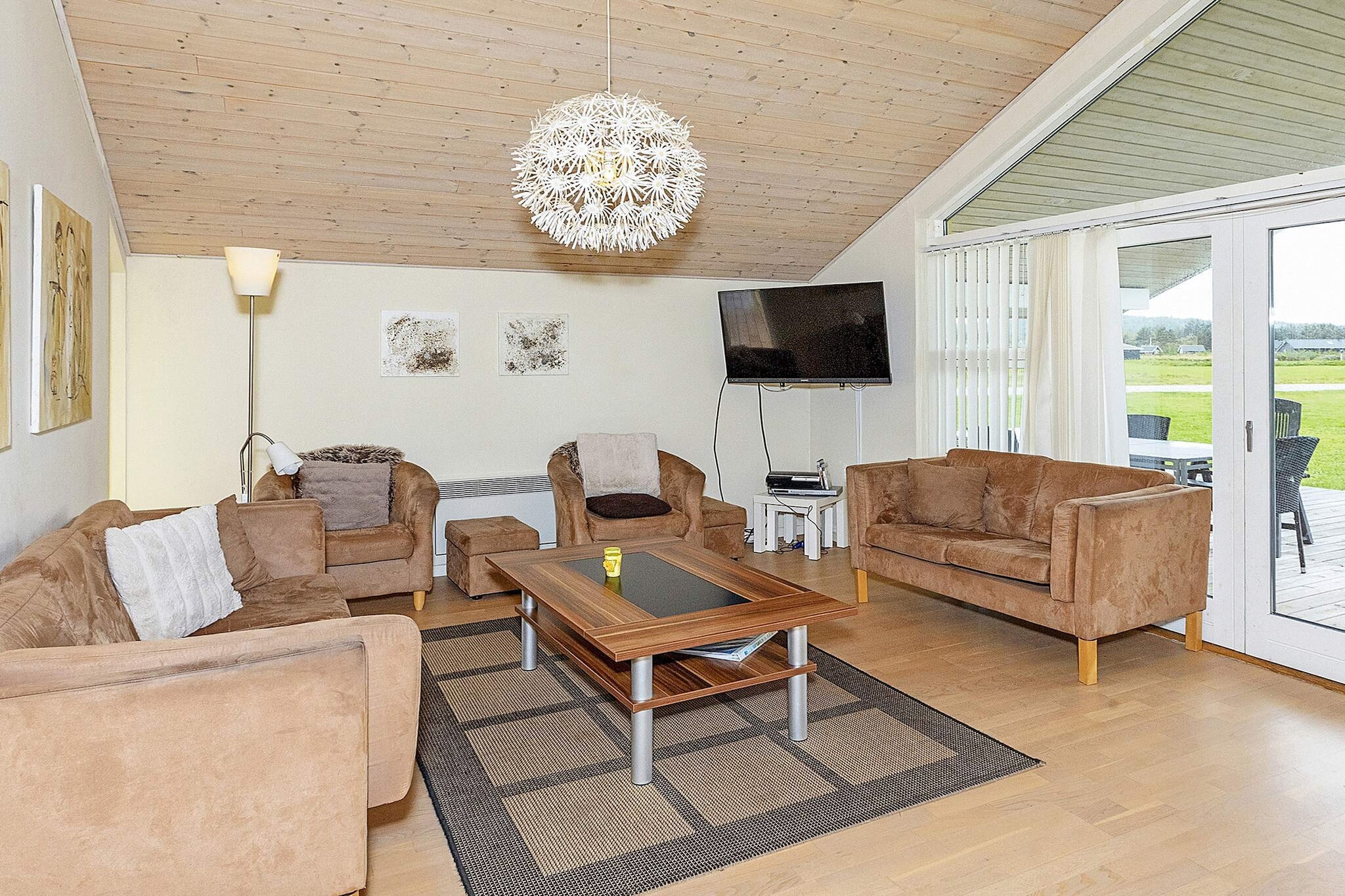 10 person holiday home in Brovst-By Traum