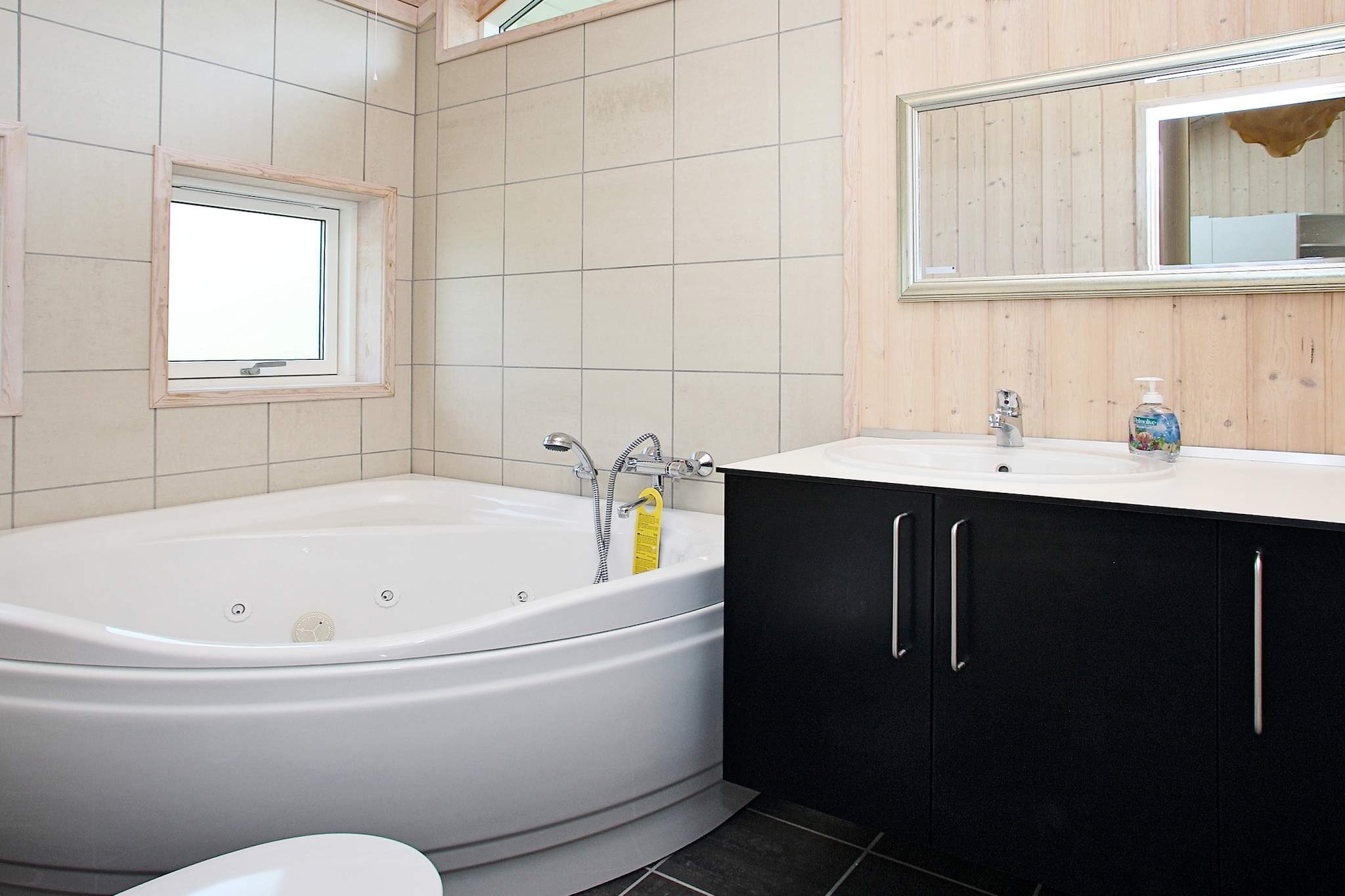 Strandflucht mit Spa -- By Traum Ferienwohnungen - Wellnessbereich