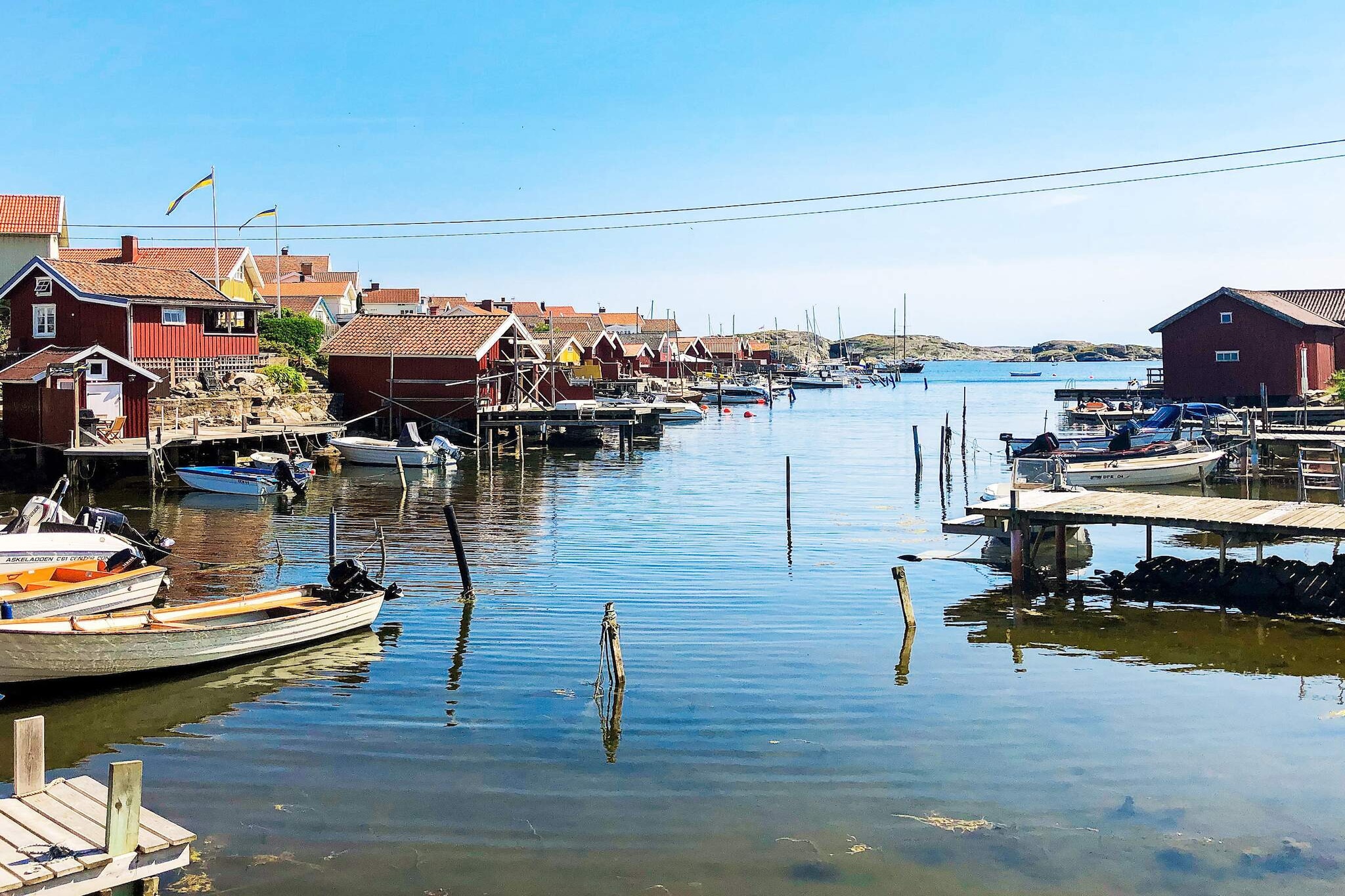 Basement(15 m2): (tumble dryer, washing machine)\n\nAnnex(38 m2): (cooker(2 ring stoves), coffee machine, microwave, fridge(+ freezer))\n\nInternet Access DSL, Large kitchen(15 m2)(cooker(electric), hood, coffee machine, microwave, dishwasher, fridge-freezer, high chair), Living/bed room(17 m2)(TV(satellite, swedish TV channels), fireplace, DVD player, radio, CD player), bedroom(17 m2)(single bed, double bed), bedroom(17 m2)(double bed), bedroom(6 m2)(single bed), bathroom(floor heating)(washbasin, shower, toilet), heating(electric), terrace(30 m2)(garden furniture, BBQ), geothermal energy