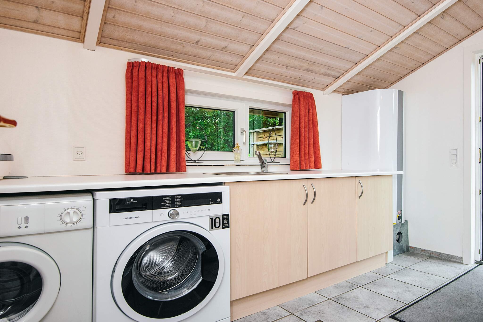 Lakeview Retreat met spa - Binnen