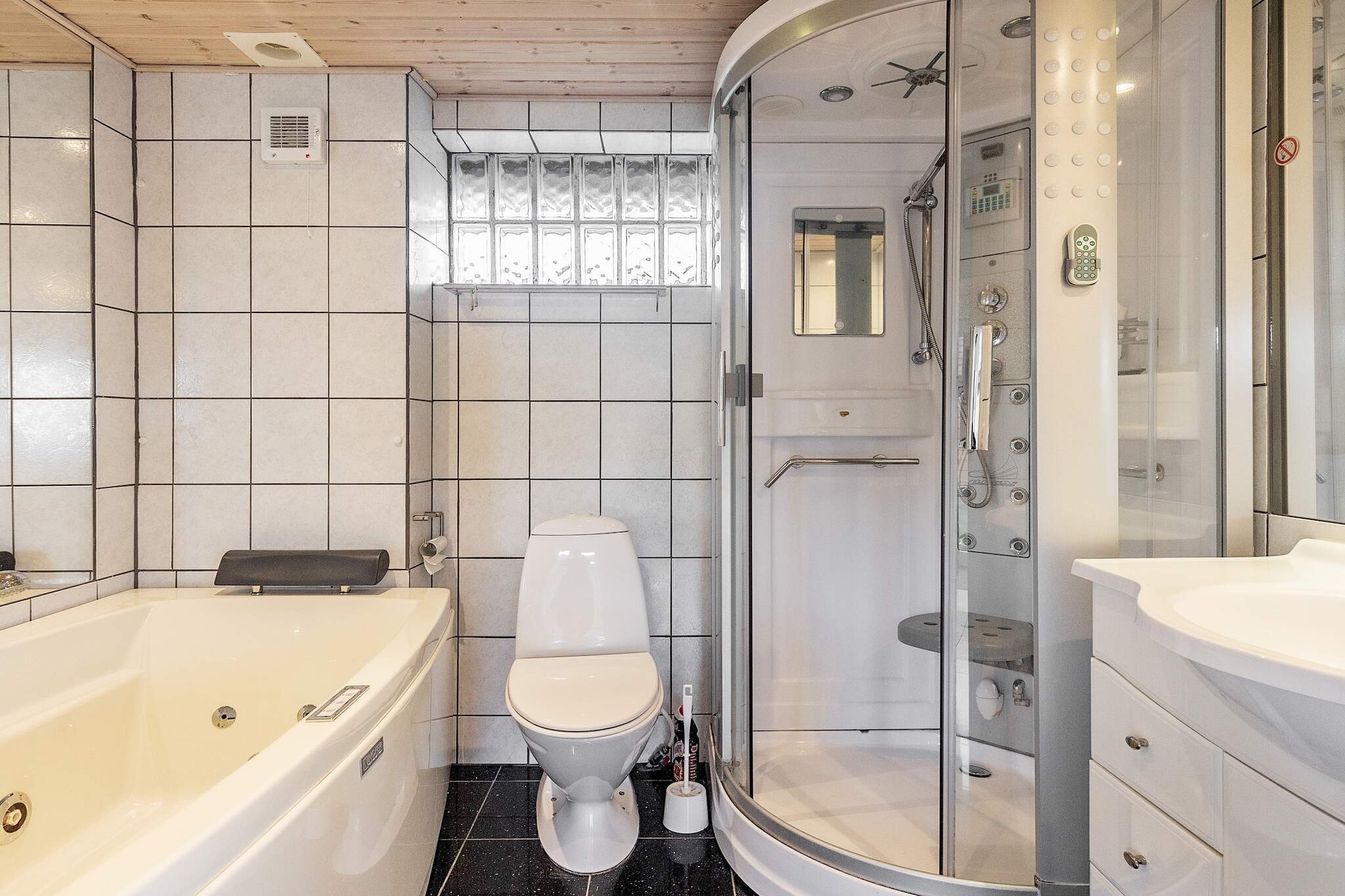 4 person holiday home in Middelfart-By Traum - Indoor