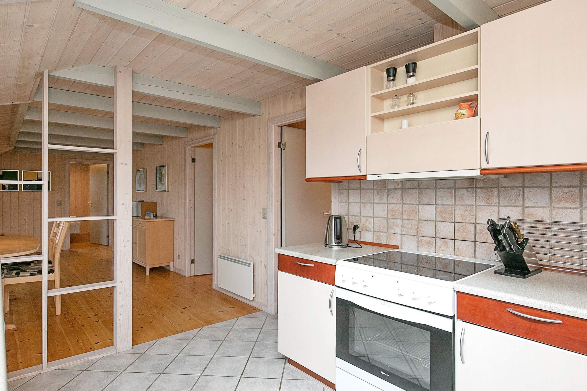 Heerlijk genieten van de zee in Lynderup - Binnen
