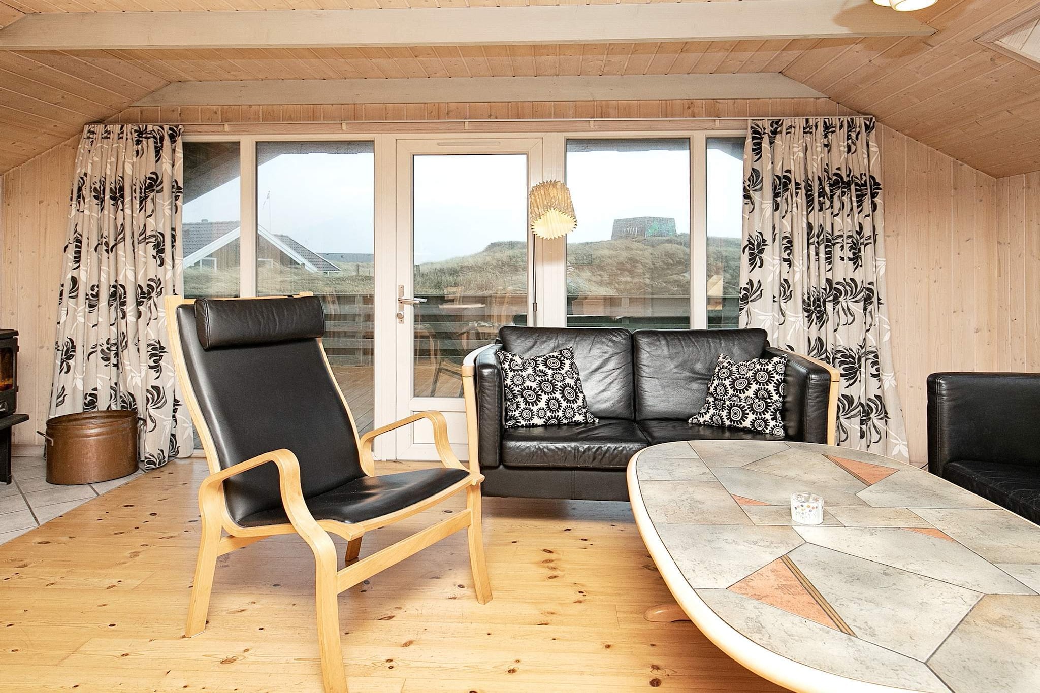 Heerlijk genieten van de zee in Lynderup - Binnen